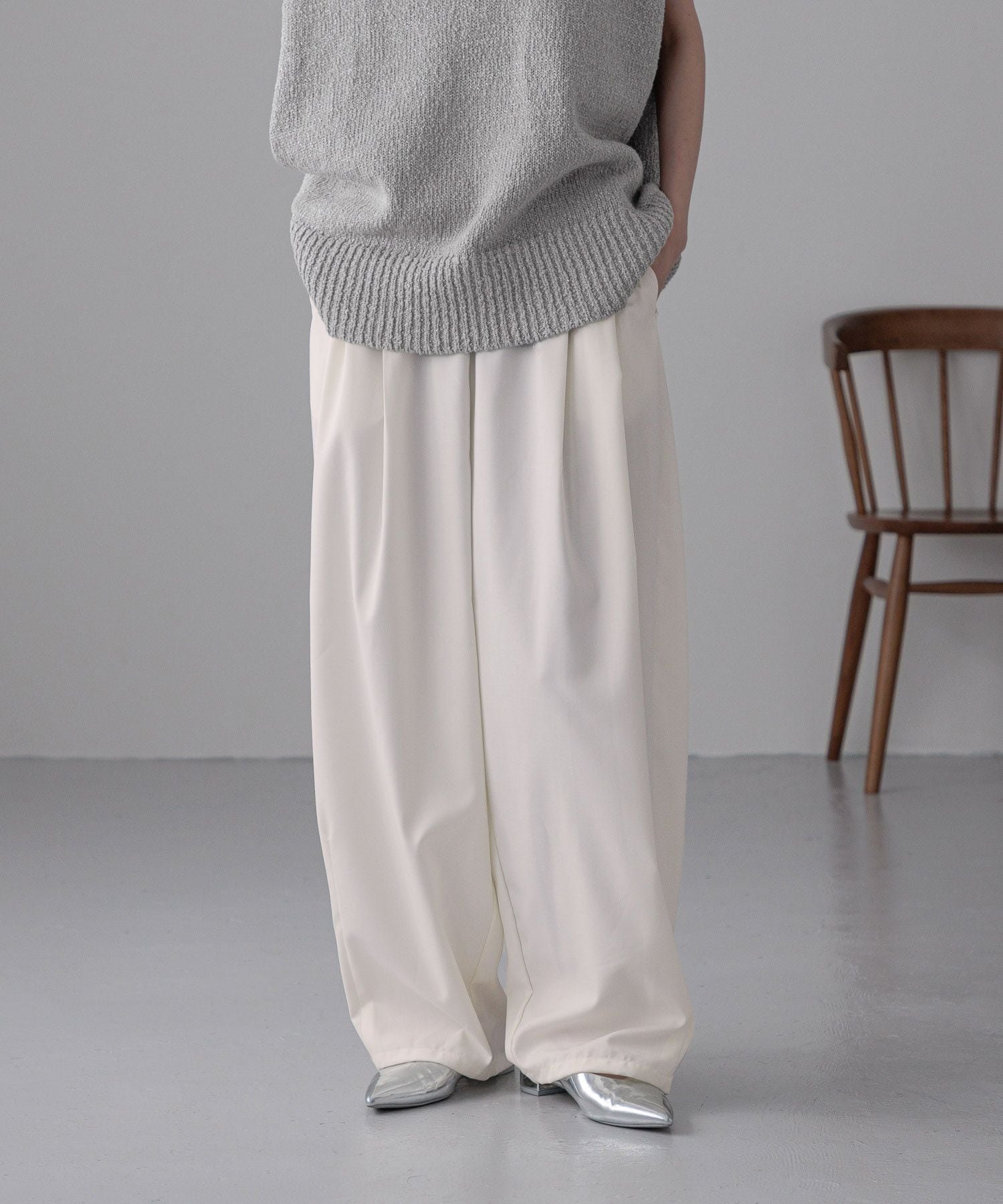 【ローリーズファーム/LOWRYS FARM】のイージーワイドコクーンパンツ インテリア・キッズ・メンズ・レディースファッション・服の通販 founy(ファニー) 　ファッション　Fashion　レディースファッション　WOMEN　パンツ　Pants　おすすめ　Recommend　なめらか　Smooth　ギャザー　Gather　コクーン　Cocoon　コンパクト　Compact　ショート　Short　バランス　Balance　リラックス　Relax　アイボリー|ID: prp329100004457463 ipo3291000000031970917