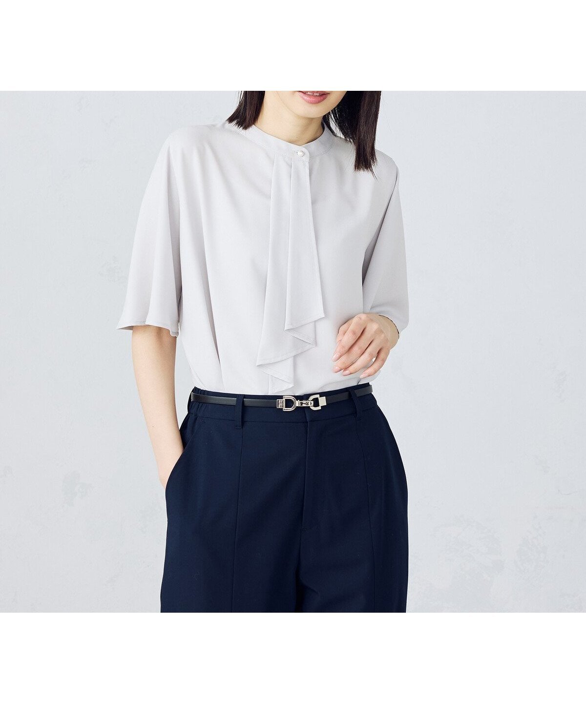 【コムサイズム/COMME CA ISM】のボウタイ風 半袖ブラウス インテリア・キッズ・メンズ・レディースファッション・服の通販 founy(ファニー) 　ファッション　Fashion　レディースファッション　WOMEN　トップス・カットソー　Tops/Tshirt　シャツ/ブラウス　Shirts/Blouses　おすすめ　Recommend　ジョーゼット　Georgette　ドレープ　Drape　フレアースリーブ　Flared Sleeves　ポケット　Pocket　エレガント 上品　Elegant　半袖　Short Sleeve　夏　Summer　ビジネス 仕事 通勤　Business　グレー|ID: prp329100004457892 ipo3291000000031998576