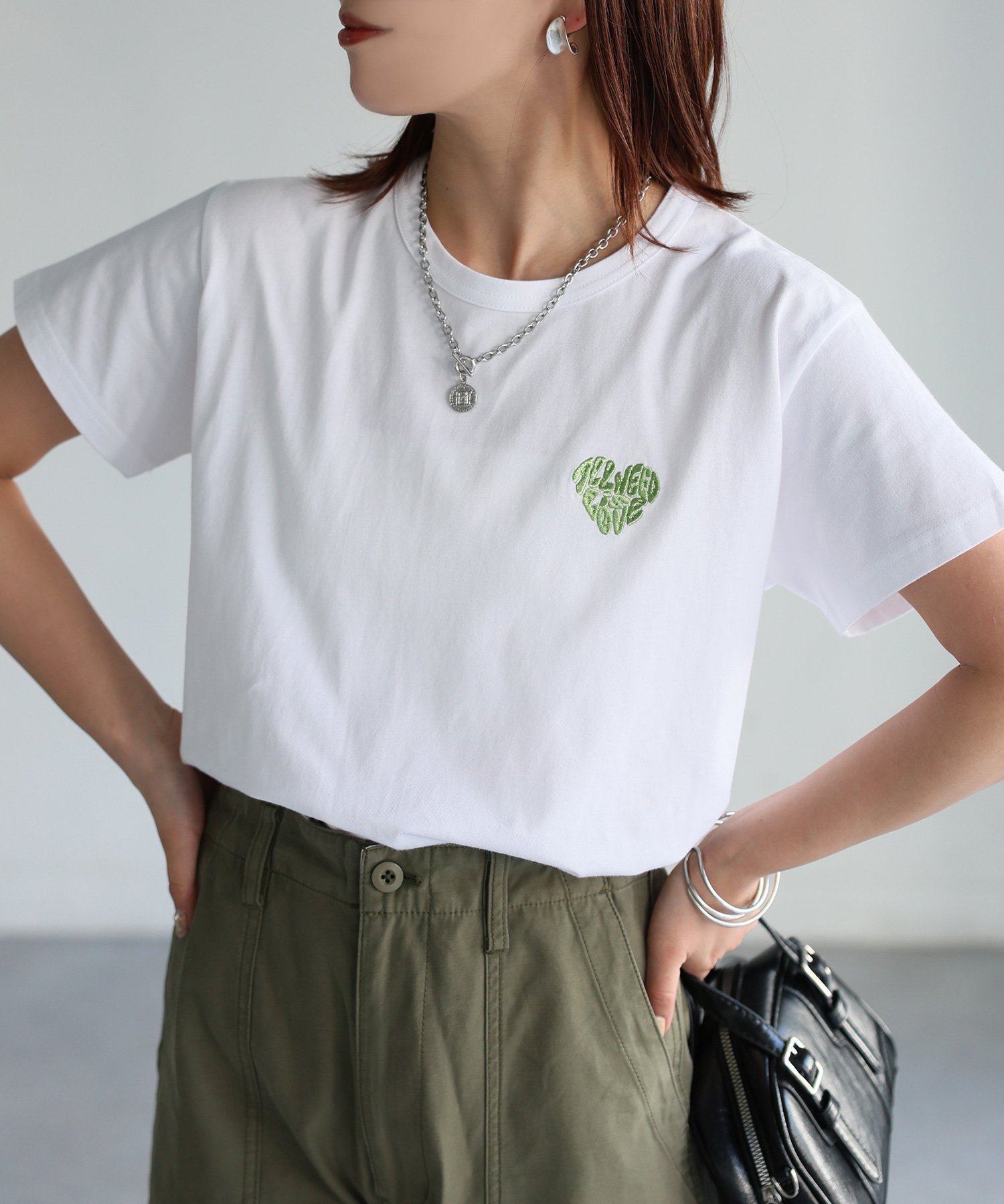 【リベリー/Riberry】のハートロゴラメ刺繍コンパクトTシャツ/綿100% インテリア・キッズ・メンズ・レディースファッション・服の通販 founy(ファニー) 　ファッション　Fashion　レディースファッション　WOMEN　トップス・カットソー　Tops/Tshirt　シャツ/ブラウス　Shirts/Blouses　ロング / Tシャツ　T-Shirts　インナー　Inner　キャミワンピース　Cami Dress　キラキラ　Sparkling　コンパクト　Compact　シンプル　Simple　デニム　Denim　トレンド　Trend　定番　Standard　半袖　Short Sleeve　夏　Summer　ホワイト×ライトグリーン|ID: prp329100004466114 ipo3291000000032304602