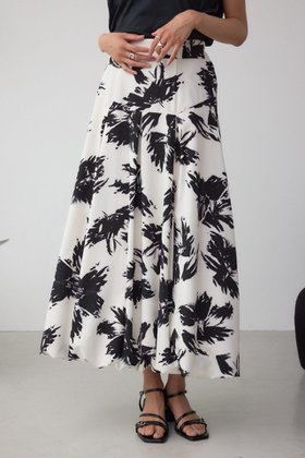 【アズール バイ マウジー/AZUL by moussy】のボリュームバルーンスカート 人気、トレンドファッション・服の通販 founy(ファニー) ファッション Fashion レディースファッション Fashion for Women スカート Skirts バルーン Balloon, Balloon Silhouette モノトーン Monotone, Black and White 切替 Switching, Contrast Panel |ID:prp329100004466164