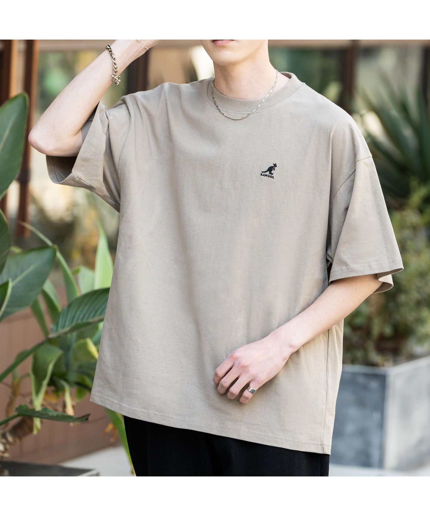 【ロッキーモンロー/Rocky Monroe】のKANGOL 別注コラボ ワンポイント刺繍半袖Tシャツ インテリア・キッズ・メンズ・レディースファッション・服の通販 founy(ファニー) 　ファッション　Fashion　レディースファッション　WOMEN　トップス・カットソー　Tops/Tshirt　シャツ/ブラウス　Shirts/Blouses　ロング / Tシャツ　T-Shirts　アウトドア　Outdoor　コラボ　Collaboration　スラックス　Slacks　デニム　Denim　トレンド　Trend　人気　Popularity　パターン　Pattern　ベーシック　Basic　別注　Special Order　半袖　Short Sleeve　メンズ　Mens　無地　Plain Color　リラックス　Relax　ロング　Long　ワイド　Wide　ワンポイント　One Point　おすすめ　Recommend　エレガント 上品　Elegant　ベージュ|ID: prp329100004468068 ipo3291000000031998251