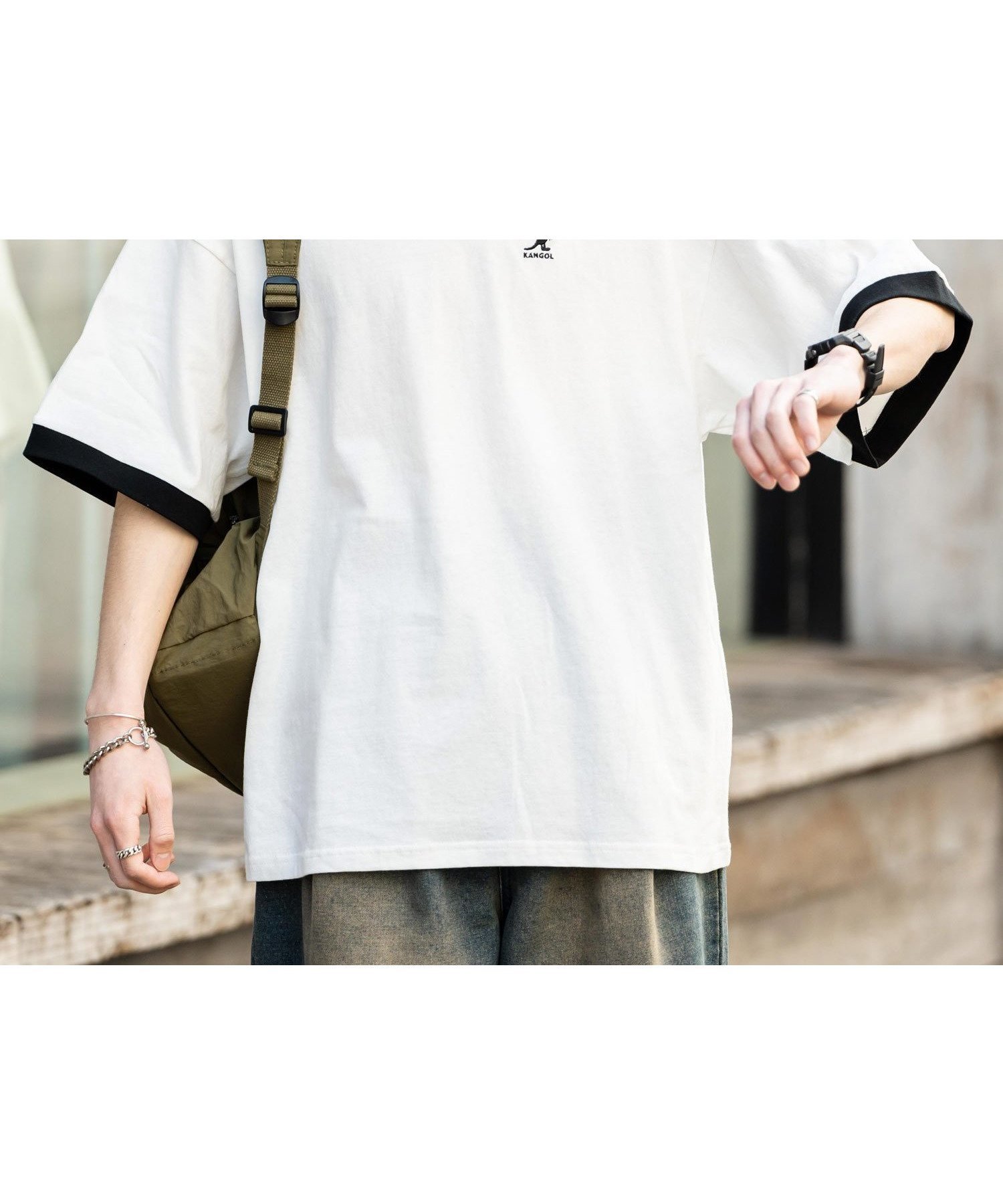 【ロッキーモンロー/Rocky Monroe】のKANGOL 別注コラボ ワンポイント刺繍半袖Tシャツ インテリア・キッズ・メンズ・レディースファッション・服の通販 founy(ファニー) 　ファッション　Fashion　レディースファッション　WOMEN　トップス・カットソー　Tops/Tshirt　シャツ/ブラウス　Shirts/Blouses　ロング / Tシャツ　T-Shirts　アウトドア　Outdoor　コラボ　Collaboration　スラックス　Slacks　デニム　Denim　トレンド　Trend　人気　Popularity　パターン　Pattern　ベーシック　Basic　別注　Special Order　半袖　Short Sleeve　メンズ　Mens　無地　Plain Color　リラックス　Relax　ロング　Long　ワイド　Wide　ワンポイント　One Point　おすすめ　Recommend　エレガント 上品　Elegant　ホワイト×ブラック|ID: prp329100004468068 ipo3291000000031998257