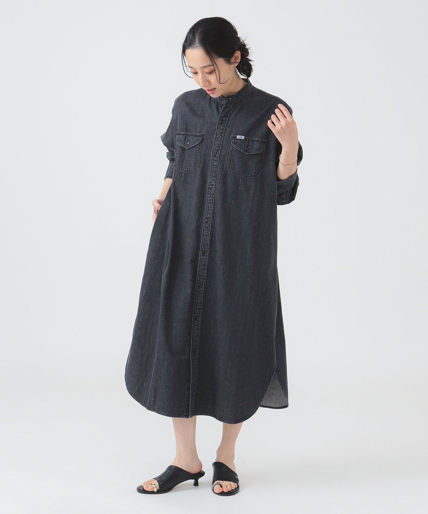 【ビーミングライフストアバイビームス/B:MING LIFE STORE by BEAMS】の【別注】Lee / デニム シャツ マキシドレス(S~M) 25SS 春 きれいめ シャツワンピ デニムワンピ denim インテリア・キッズ・メンズ・レディースファッション・服の通販 founy(ファニー) 　ファッション　Fashion　レディースファッション　WOMEN　ワンピース　Dress　ドレス　Party Dresses　シャツワンピース　Shirt Dresses　春　Spring　ガウン　Gown　シャツワンピ　Shirt Dress　シンプル　Simple　デニム　Denim　ドレス　Dress　別注　Special Order　マキシ　Maxi　2025年　2025　2025春夏・S/S　Ss,Spring/Summer,2025　BLACK|ID: prp329100004470304 ipo3291000000031799162