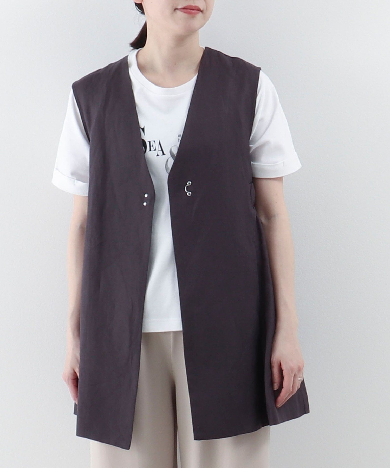 【ノーリーズ/NOLLEY'S】のイージーケアリネンベスト インテリア・キッズ・メンズ・レディースファッション・服の通販 founy(ファニー) 　ファッション　Fashion　レディースファッション　WOMEN　アウター　Coat Outerwear　トップス・カットソー　Tops/Tshirt　ベスト/ジレ　Gilets/Vests　バランス　Balance　ポケット　Pocket　リネン　Linen　おすすめ　Recommend　2025年　2025　2025春夏・S/S　Ss,Spring/Summer,2025　チャコールグレー|ID: prp329100004471186 ipo3291000000031872759