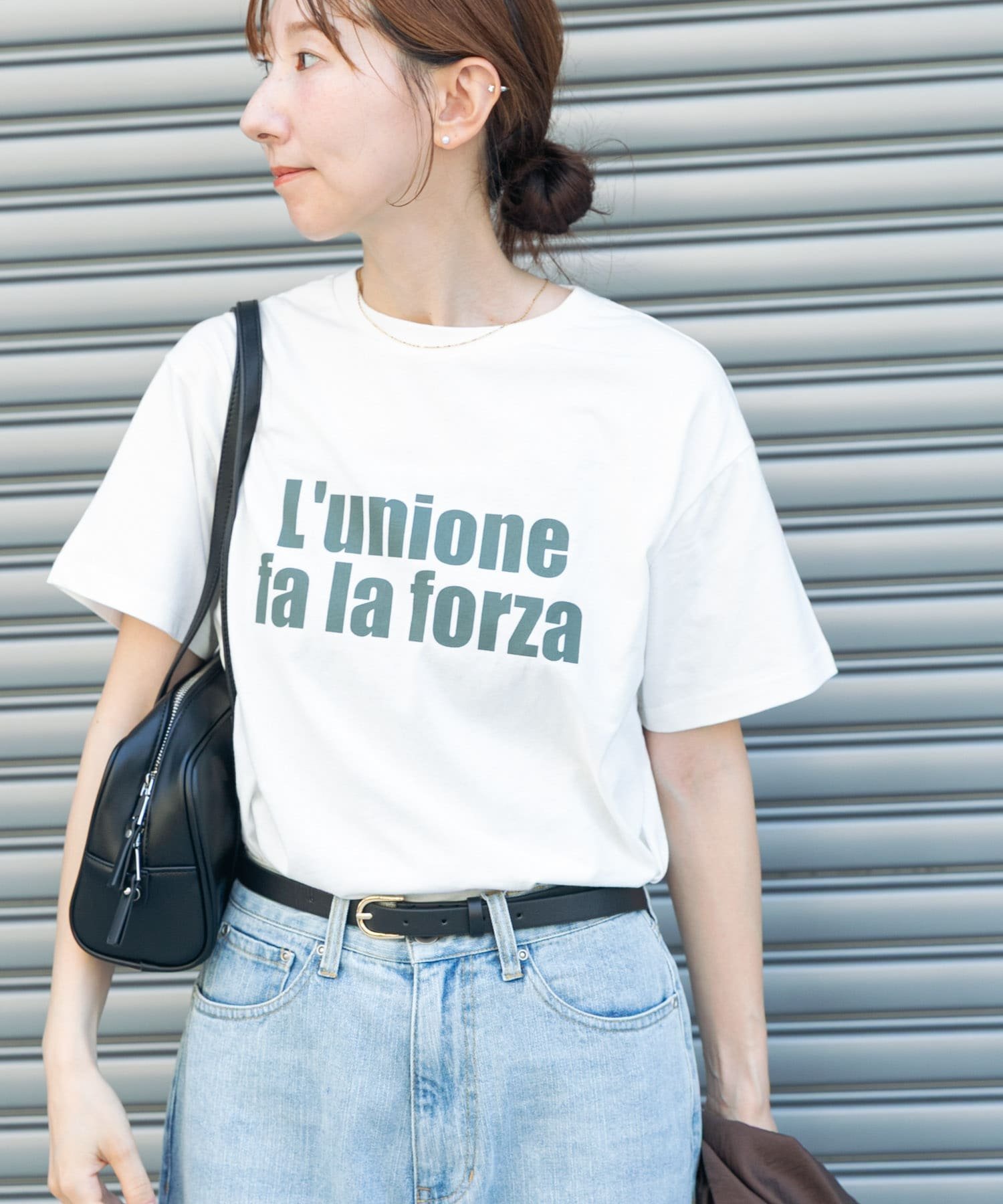 【アイテムズアーバンリサーチ/ITEMS URBAN RESEARCH】のロゴハンソデTシャツ インテリア・キッズ・メンズ・レディースファッション・服の通販 founy(ファニー) 　ファッション　Fashion　レディースファッション　Fashion for Women　トップス・カットソー　Cut & Sew Tops　シャツ・ブラウス・オフィスカジュアル　Elegant Blouses & Button-Ups　ロングTシャツ・Tシャツ　Longline T-Shirts & Tees　2025年　2025　2025春夏・S/S　Spring/Summer 2025 SS25　半袖　Short Sleeve, Half Sleeve　夏　Summer　S/S・春夏　SS, Spring/Summer, Warm Season　WHT|ID: prp329100004472118 ipo3291000000033544131
