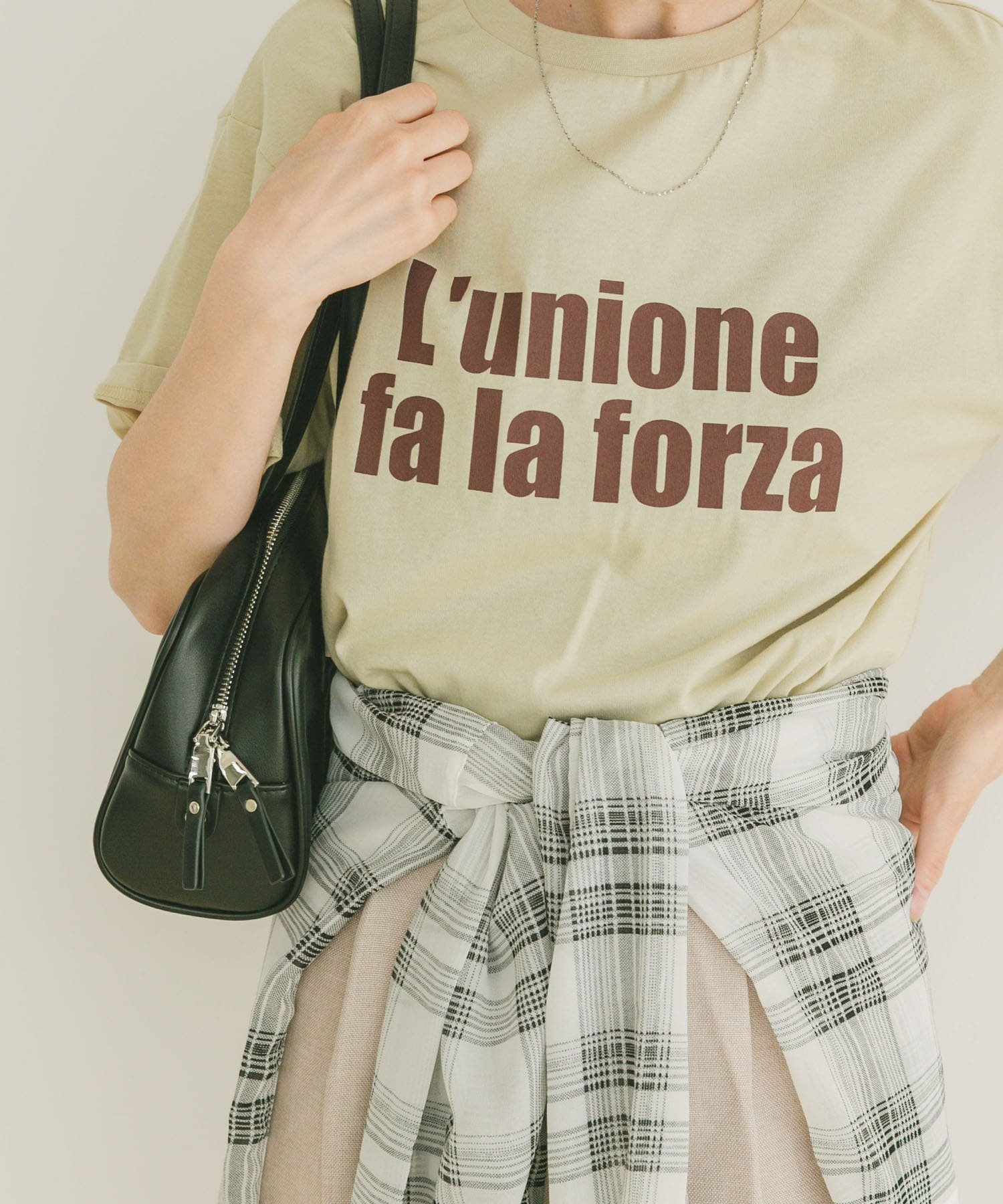 【アイテムズアーバンリサーチ/ITEMS URBAN RESEARCH】のロゴハンソデTシャツ インテリア・キッズ・メンズ・レディースファッション・服の通販 founy(ファニー) 　ファッション　Fashion　レディースファッション　Fashion for Women　トップス・カットソー　Cut & Sew Tops　シャツ・ブラウス・オフィスカジュアル　Elegant Blouses & Button-Ups　ロングTシャツ・Tシャツ　Longline T-Shirts & Tees　2025年　2025　2025春夏・S/S　Spring/Summer 2025 SS25　半袖　Short Sleeve, Half Sleeve　夏　Summer　S/S・春夏　SS, Spring/Summer, Warm Season　BEG|ID: prp329100004472118 ipo3291000000033544132