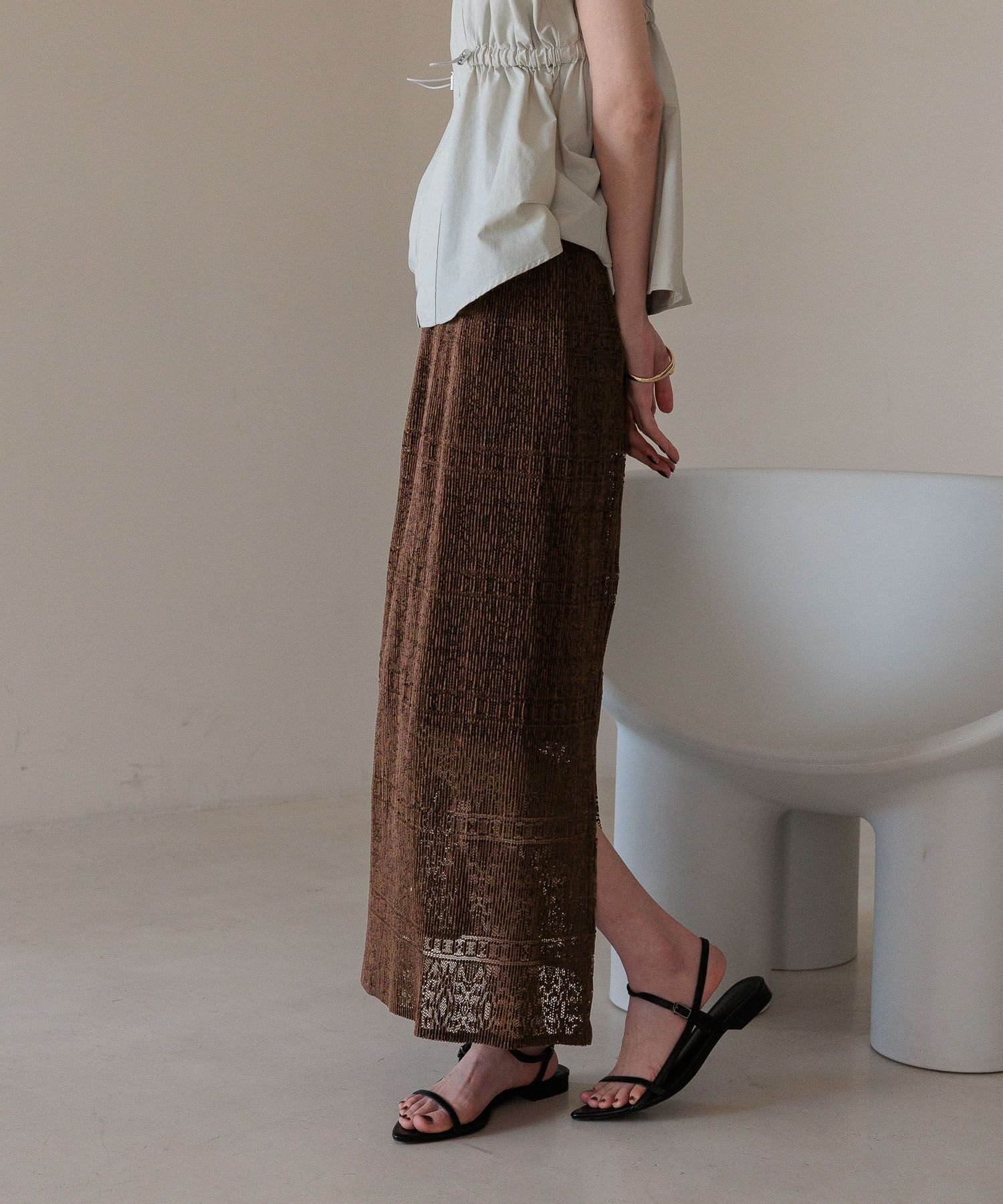 【ローリーズファーム/LOWRYS FARM】のカットレースタイトスカート 人気、トレンドファッション・服の通販 founy(ファニー) 　ファッション　Fashion　レディースファッション　Fashion for Women　スカート　Skirts　おすすめ　Recommended / Our Picks　サンダル　Sandals, Summer Shoes　シアー　Sheer, See-Through　スニーカー　Sneakers, Trainers　タイトスカート　Pencil Skirt, Tight Skirt　バランス　Balance, Style Balance　プリーツ　Pleats, Pleated　リラックス　Relax, Relaxed Fit　レース　Lace, Lace Fabric　夏　Summer　春　Spring　S/S・春夏　SS, Spring/Summer, Warm Season　 other-1|ID: prp329100004473125 ipo3291000000032690080