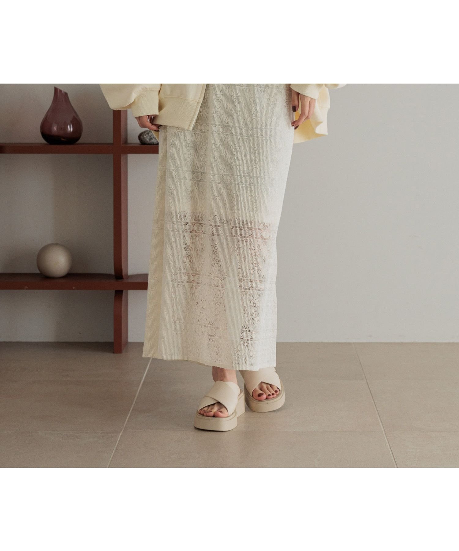 【ローリーズファーム/LOWRYS FARM】のカットレースタイトスカート インテリア・キッズ・メンズ・レディースファッション・服の通販 founy(ファニー) 　ファッション　Fashion　レディースファッション　Fashion for Women　スカート　Skirts　おすすめ　Recommended / Our Picks　サンダル　Sandals, Summer Shoes　シアー　Sheer, See-Through　スニーカー　Sneakers, Trainers　タイトスカート　Pencil Skirt, Tight Skirt　バランス　Balance, Style Balance　プリーツ　Pleats, Pleated　リラックス　Relax, Relaxed Fit　レース　Lace, Lace Fabric　夏　Summer　春　Spring　S/S・春夏　SS, Spring/Summer, Warm Season　アイボリー08|ID: prp329100004473125 ipo3291000000032690082