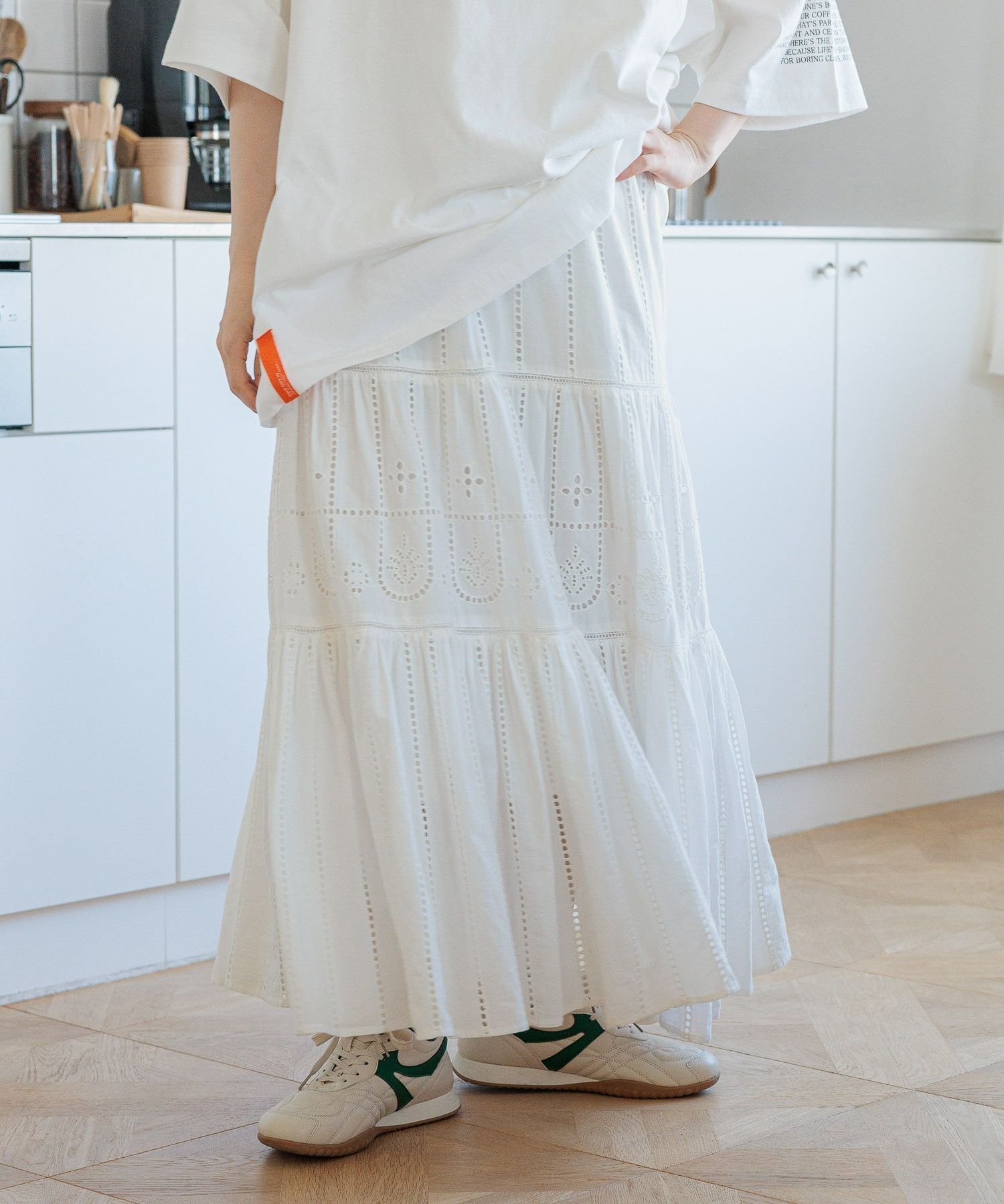 【ニコアンド/niko and】のカットワークレースロングスカート インテリア・キッズ・メンズ・レディースファッション・服の通販 founy(ファニー) 　ファッション　Fashion　レディースファッション　WOMEN　スカート　Skirt　ロングスカート　Long Skirt　おすすめ　Recommend　ギャザー　Gather　サンダル　Sandals　デニム　Denim　トレンド　Trend　フレア　Flare　リゾート　Resort　レース　Race　ロング　Long　今季　This Season　夏　Summer　春　Spring　S/S・春夏　Ss・Spring/Summer　オフホワイト11|ID: prp329100004473130 ipo3291000000031905460