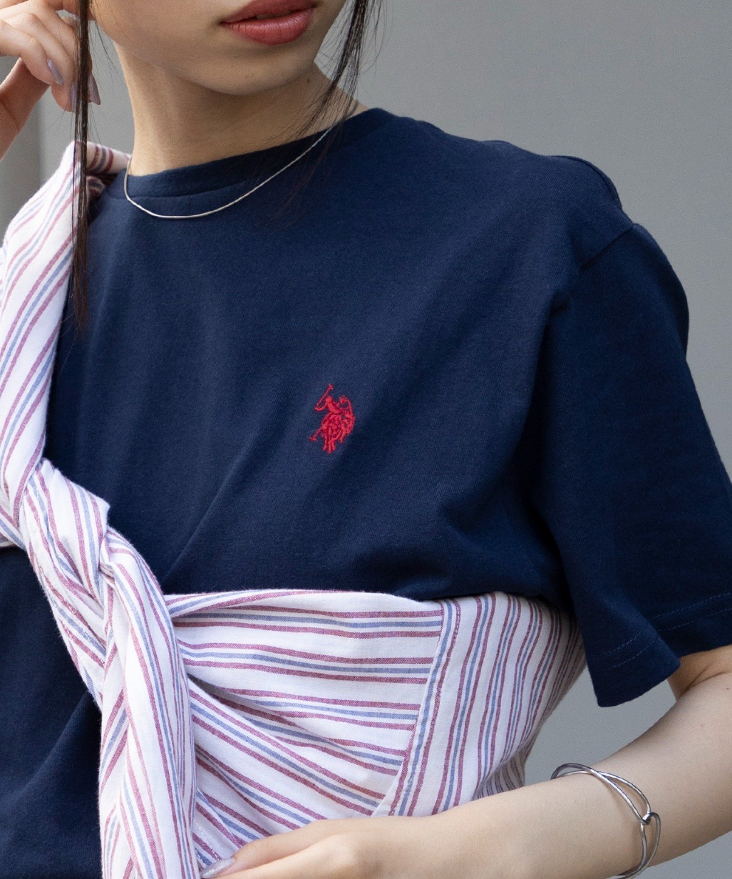 【セットアップセブン/SETUP7】のU.S. POLO ASSN./【別注】ワンポイントポニー刺繍Tシャツ ユニセックス ポロ 25SS インテリア・キッズ・メンズ・レディースファッション・服の通販 founy(ファニー) 　ファッション　Fashion　レディースファッション　Fashion for Women　トップス・カットソー　Cut & Sew Tops　シャツ・ブラウス・オフィスカジュアル　Elegant Blouses & Button-Ups　ロングTシャツ・Tシャツ　Longline T-Shirts & Tees　厚底　Platform Shoes　カーゴパンツ　Cargo Pants, Utility Pants　スニーカー　Sneakers, Trainers　スポーツ　Sports, Activewear　ダウン　Down, Puffer　デニム　Denim, Jeans Material　トレンド　Trend, Trending Now　定番　Standard, Basic Item　人気　Popular, Best Seller　ベーシック　Basic, Essential　別注　Limited Edition, Custom Order　半袖　Short Sleeve, Half Sleeve　ムートン　Shearling, Mouton　ワイド　Wide, Wide Fit　ワンポイント　One Point, Statement Accent　再入荷　Restock / Back in Stock　夏　Summer　2025年　2025　2025春夏・S/S　Spring/Summer 2025 SS25　NVY|ID: prp329100004474114 ipo3291000000033553438