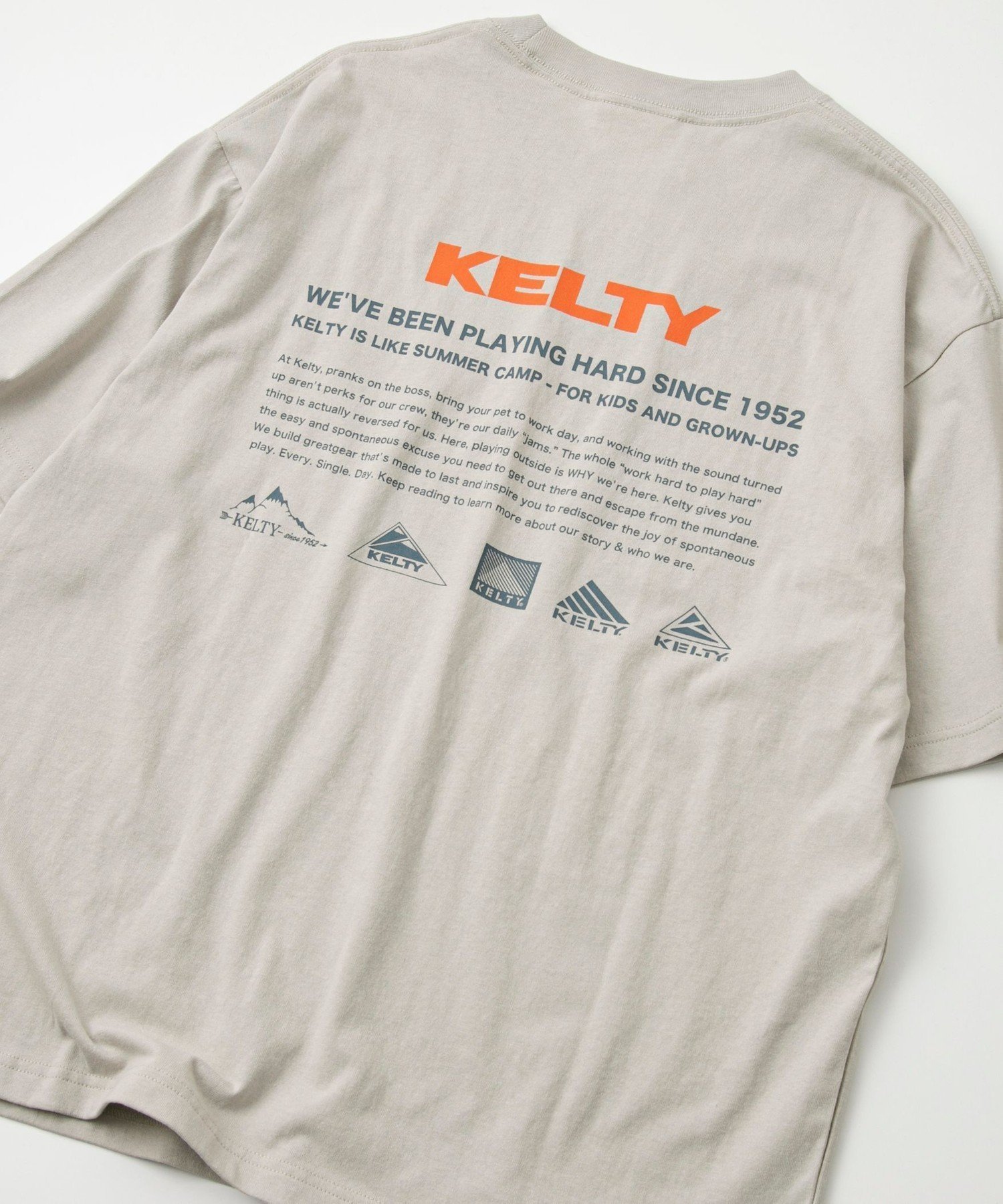 【コーエン メン/COEN / MEN】のKELTY(ケルティ)別注バックプリントTシャツ インテリア・キッズ・メンズ・レディースファッション・服の通販 founy(ファニー) 　ファッション　Fashion　メンズファッション　Men's Style Online　アウトドア　Outdoor　カリフォルニア　California　シンプル　Simple　トレンド　Trend　フロント　Front　プリント　Print　別注　Special Order　半袖　Short Sleeve　リラックス　Relax　おすすめ　Recommend　LT.GRAY|ID: prp329100004474189 ipo3291000000032627610