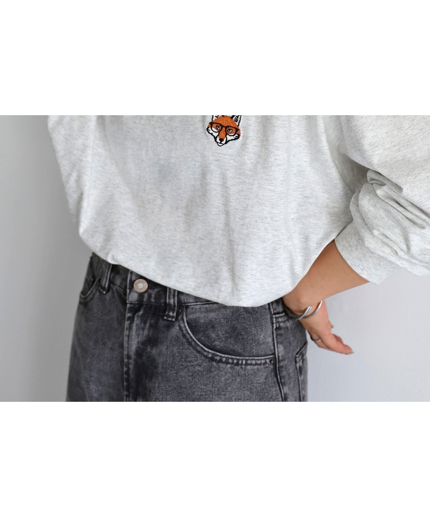 【リベリー/Riberry】のめがねキツネ胸刺繍ロンT インテリア・キッズ・メンズ・レディースファッション・服の通販 founy(ファニー) 　ファッション　Fashion　レディースファッション　WOMEN　トップス・カットソー　Tops/Tshirt　ロング / Tシャツ　T-Shirts　おすすめ　Recommend　インナー　Inner　カーゴパンツ　Cargo Pants　シンプル　Simple　スラックス　Slacks　デニム　Denim　ロング　Long　ワンポイント　One Point　冬　Winter　夏　Summer　オートミール|ID: prp329100004474598 ipo3291000000032344305