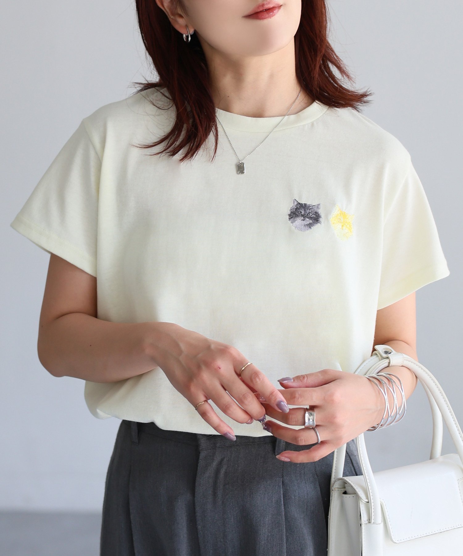 【リベリー/Riberry】のネコ刺繍半袖Tシャツ インテリア・キッズ・メンズ・レディースファッション・服の通販 founy(ファニー) 　ファッション　Fashion　レディースファッション　WOMEN　トップス・カットソー　Tops/Tshirt　シャツ/ブラウス　Shirts/Blouses　ロング / Tシャツ　T-Shirts　インナー　Inner　コンパクト　Compact　ジャケット　Jacket　スウェット　Sweat　ティアードスカート　Tiered Skirt　デニム　Denim　ネコ　Cat　猫　Cat　フェイス　Face　ボトム　Bottom　半袖　Short Sleeve　ロング　Long　ワイド　Wide　イエロー|ID: prp329100004474664 ipo3291000000032319801