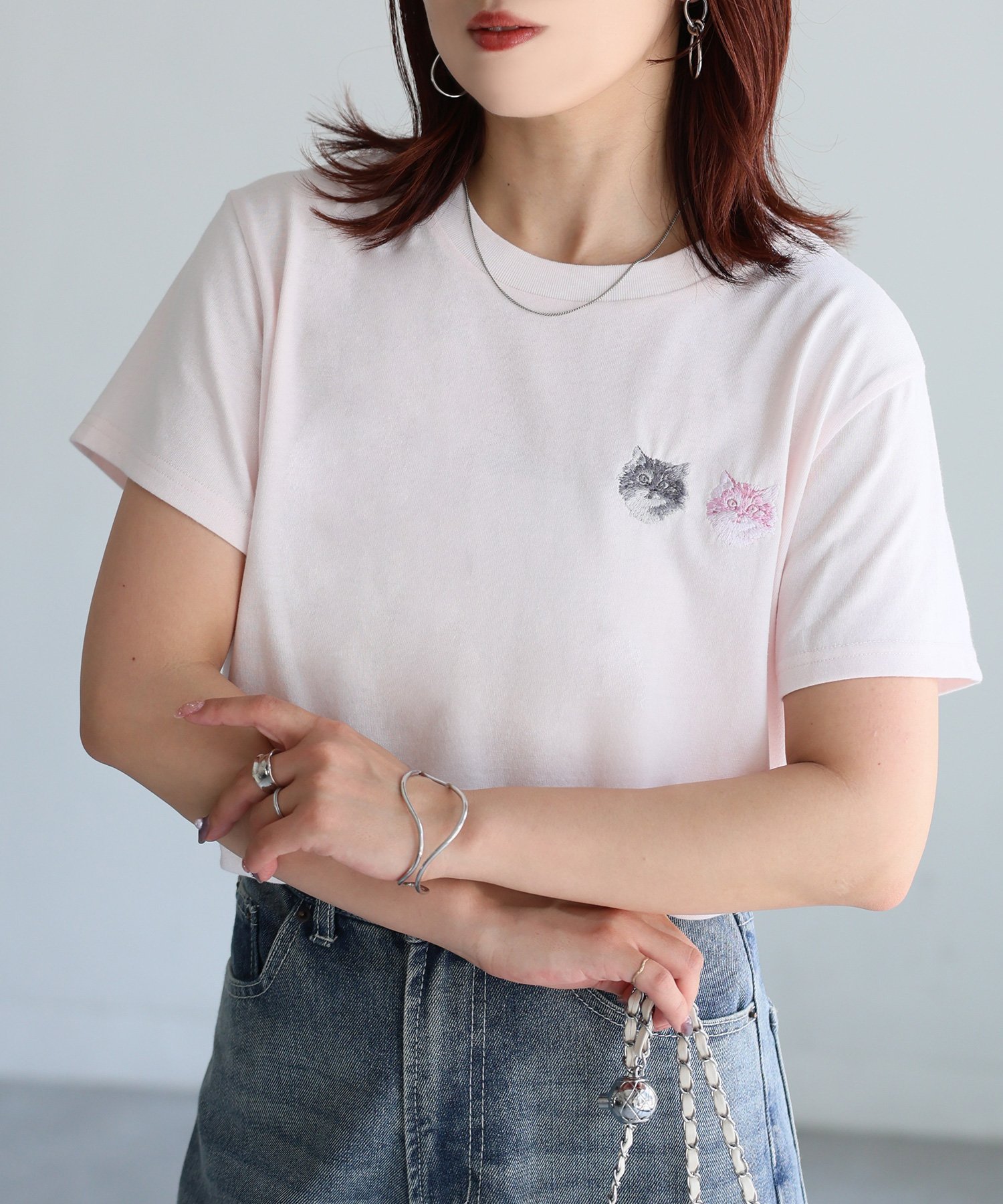 【リベリー/Riberry】のネコ刺繍半袖Tシャツ インテリア・キッズ・メンズ・レディースファッション・服の通販 founy(ファニー) 　ファッション　Fashion　レディースファッション　Fashion for Women　トップス・カットソー　Cut & Sew Tops　シャツ・ブラウス・オフィスカジュアル　Elegant Blouses & Button-Ups　ロングTシャツ・Tシャツ　Longline T-Shirts & Tees　インナー　Innerwear　コンパクト　Compact, Small Size　ジャケット　Jacket, Outerwear　スウェット / スエット　Sweatshirt, Sweatwear　ティアードスカート　Tiered Skirt, Flounced Skirt　デニム　Denim, Jeans Material　ネコ　Cat, Feline Motif　猫　Cat, Kitty　フェイス　Face, Facial Design　ボトム　Bottoms, Lower Wear　半袖　Short Sleeve, Half Sleeve　ロング　Long, Long-Length　ワイド　Wide, Wide Fit　ピンク|ID: prp329100004474664 ipo3291000000033214875