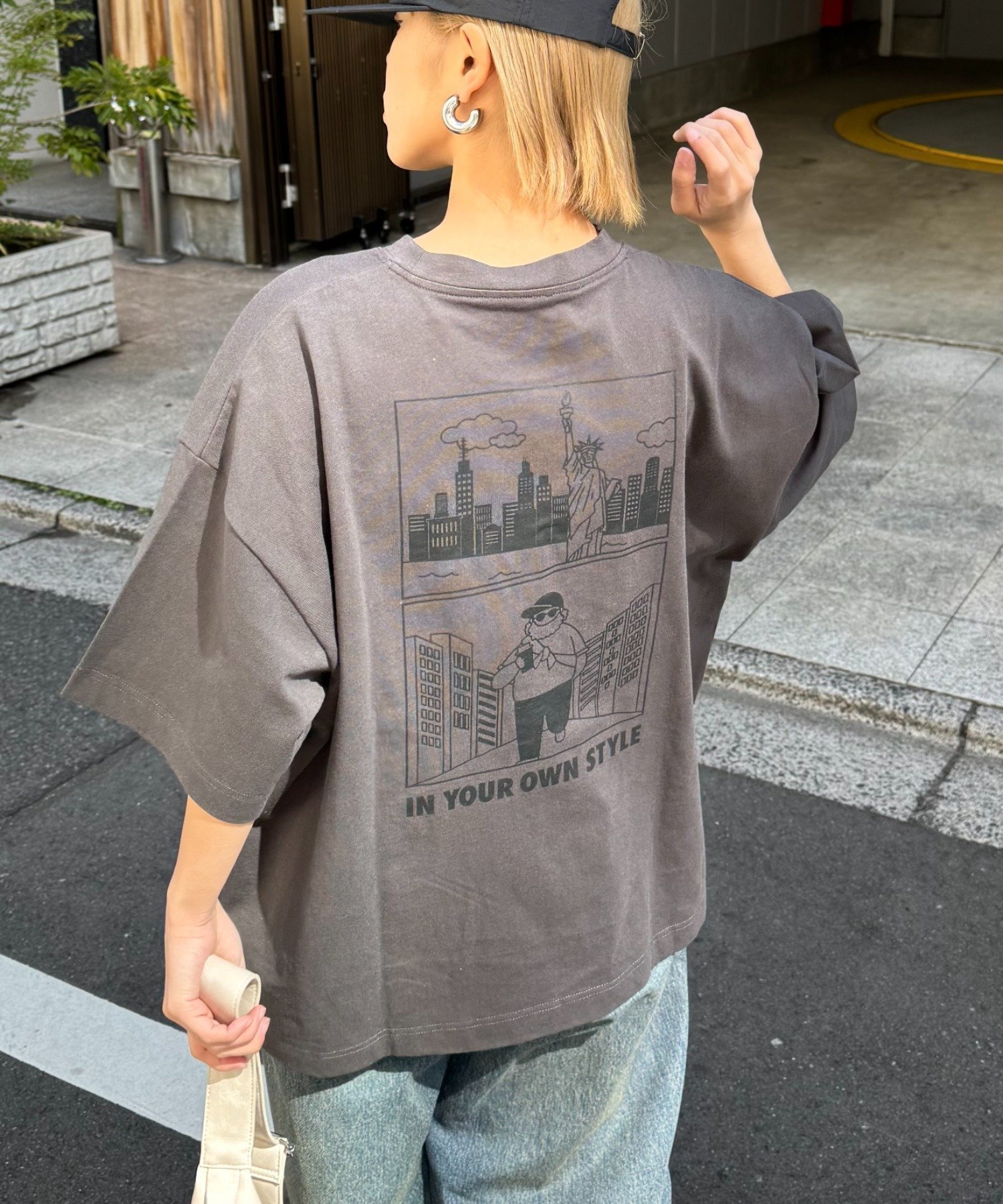 【チャオパニックティピー/CIAOPANIC TYPY】の【ojisan】ユニセックスワンポイントサガラ刺繍半袖Tee インテリア・キッズ・メンズ・レディースファッション・服の通販 founy(ファニー) 　ファッション　Fashion　レディースファッション　Fashion for Women　トップス・カットソー　Cut & Sew Tops　カーゴパンツ　Cargo Pants, Utility Pants　スラックス　Slacks, Dress Pants　デニム　Denim, Jeans Material　トレンド　Trend, Trending Now　プリント　Print, Printed Pattern　半袖　Short Sleeve, Half Sleeve　ワイド　Wide, Wide Fit　おすすめ　Recommended / Our Picks　チャコールグレー|ID: prp329100004474787 ipo3291000000033041149
