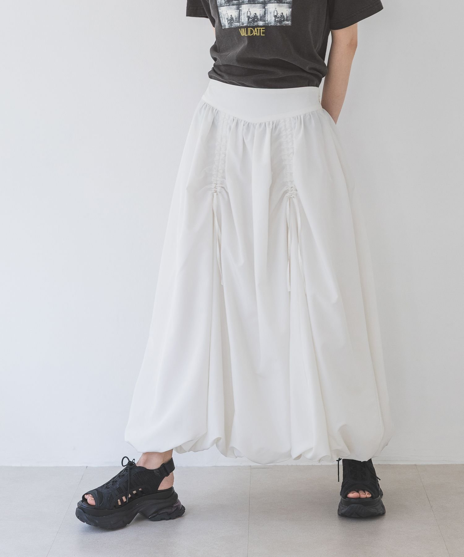 【ジーナシス/JEANASiS】のドロストバルーンロングスカート インテリア・キッズ・メンズ・レディースファッション・服の通販 founy(ファニー) 　ファッション　Fashion　レディースファッション　WOMEN　スカート　Skirt　ロングスカート　Long Skirt　おすすめ　Recommend　コンパクト　Compact　シンプル　Simple　トレンド　Trend　バルーン　Balloon　フロント　Front　ロング　Long　今季　This Season　ホワイト|ID: prp329100004475587 ipo3291000000031905980