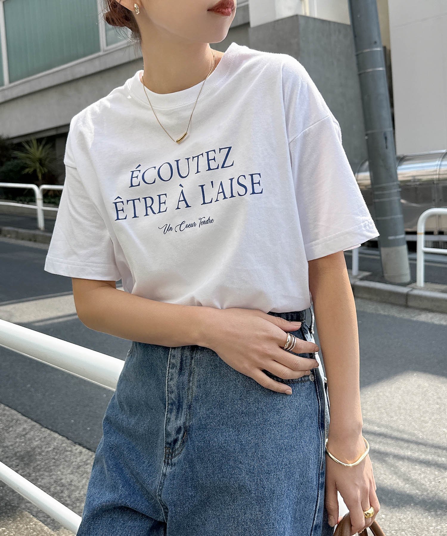 【その他のブランド/Other】のフレンチ ロゴプリント 半袖 Tシャツ インテリア・キッズ・メンズ・レディースファッション・服の通販 founy(ファニー) 　ファッション　Fashion　レディースファッション　WOMEN　トップス・カットソー　Tops/Tshirt　シャツ/ブラウス　Shirts/Blouses　ロング / Tシャツ　T-Shirts　おすすめ　Recommend　スリット　Slit　フレンチ　French　プリント　Print　ベーシック　Basic　人気　Popularity　半袖　Short Sleeve　オフホワイト×ブルー|ID: prp329100004477015 ipo3291000000032383636