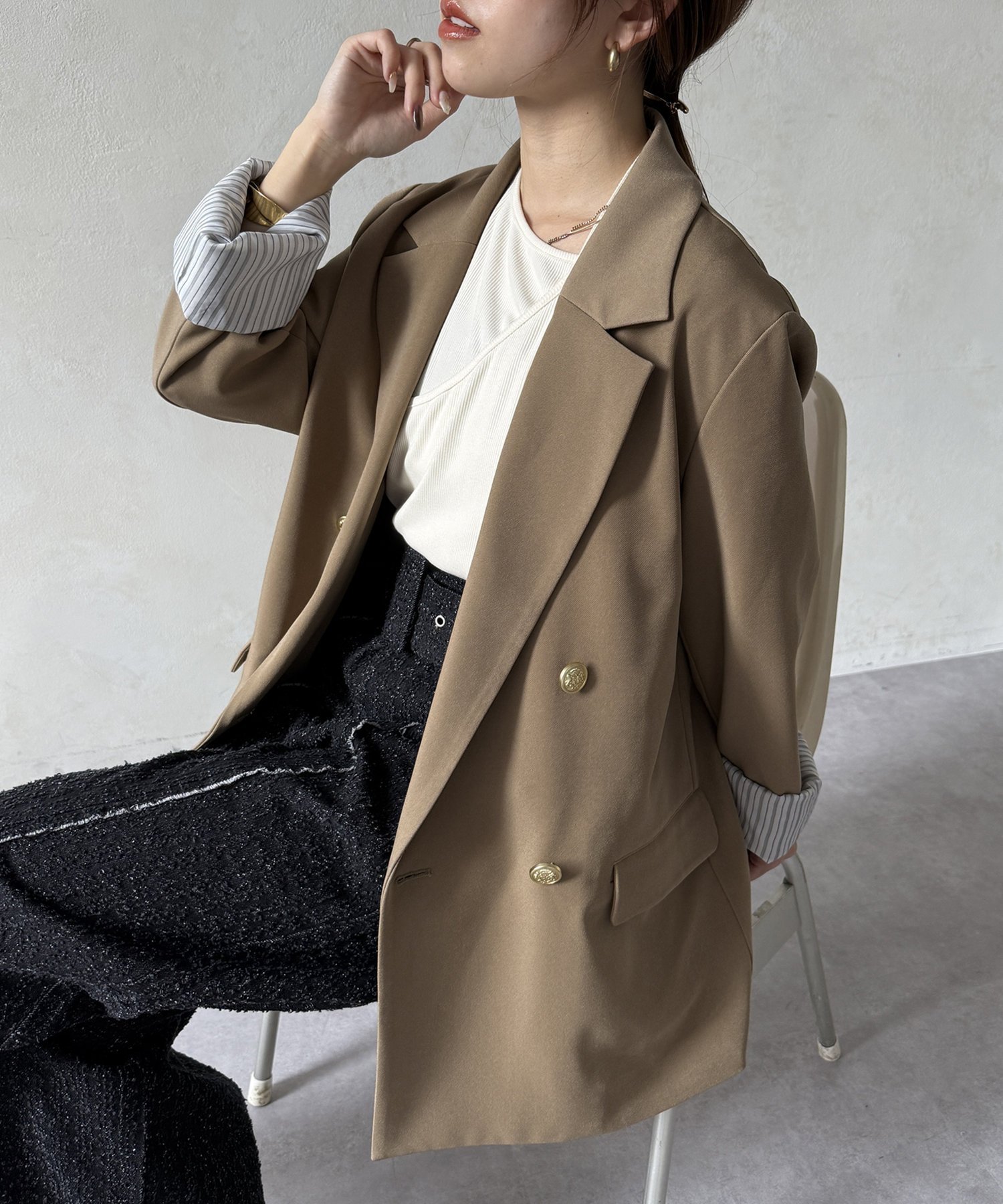 【ゼヴォン/Thevon】のGOLDボタンテーラードジャケット インテリア・キッズ・メンズ・レディースファッション・服の通販 founy(ファニー) 　ファッション　Fashion　レディースファッション　WOMEN　アウター　Coat Outerwear　ジャケット　Jackets　テーラードジャケット　Tailored Jackets　2025年　2025　2025春夏・S/S　Ss,Spring/Summer,2025　ジャケット　Jacket　スタイリッシュ　Stylish　ストライプ　Stripe　スラックス　Slacks　デニム　Denim　エレガント 上品　Elegant　定番　Standard　春　Spring　羽織　Haori　ベージュ|ID: prp329100004477614 ipo3291000000031959416