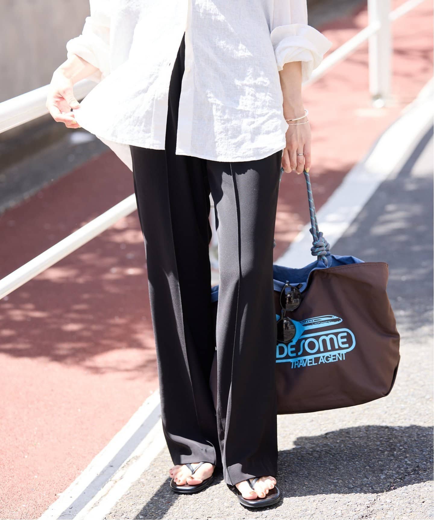 【スローブ イエナ/SLOBE IENA】のピンタックセミフレアパンツ インテリア・キッズ・メンズ・レディースファッション・服の通販 founy(ファニー) 　ファッション　Fashion　レディースファッション　WOMEN　パンツ　Pants　2025年　2025　2025春夏・S/S　Ss,Spring/Summer,2025　カットソー　Cut And Sew　シンプル　Simple　ジャケット　Jacket　リラックス　Relax　夏　Summer　楽ちん　Easy　ブラック|ID: prp329100004477724 ipo3291000000031838740