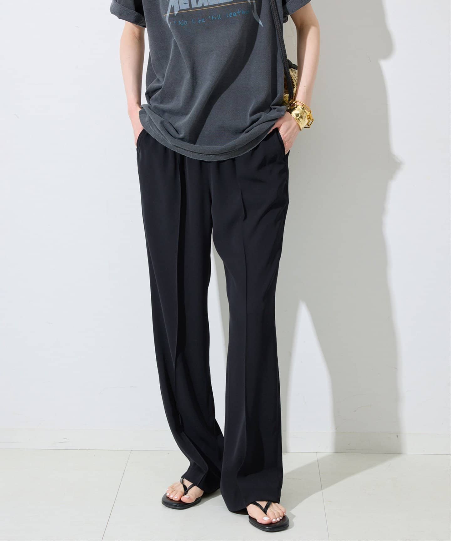 【スローブ イエナ/SLOBE IENA】のピンタックセミフレアパンツ インテリア・キッズ・メンズ・レディースファッション・服の通販 founy(ファニー) 　ファッション　Fashion　レディースファッション　WOMEN　パンツ　Pants　2025年　2025　2025春夏・S/S　Ss,Spring/Summer,2025　カットソー　Cut And Sew　シンプル　Simple　ジャケット　Jacket　リラックス　Relax　夏　Summer　楽ちん　Easy　ネイビー|ID: prp329100004477724 ipo3291000000031838742