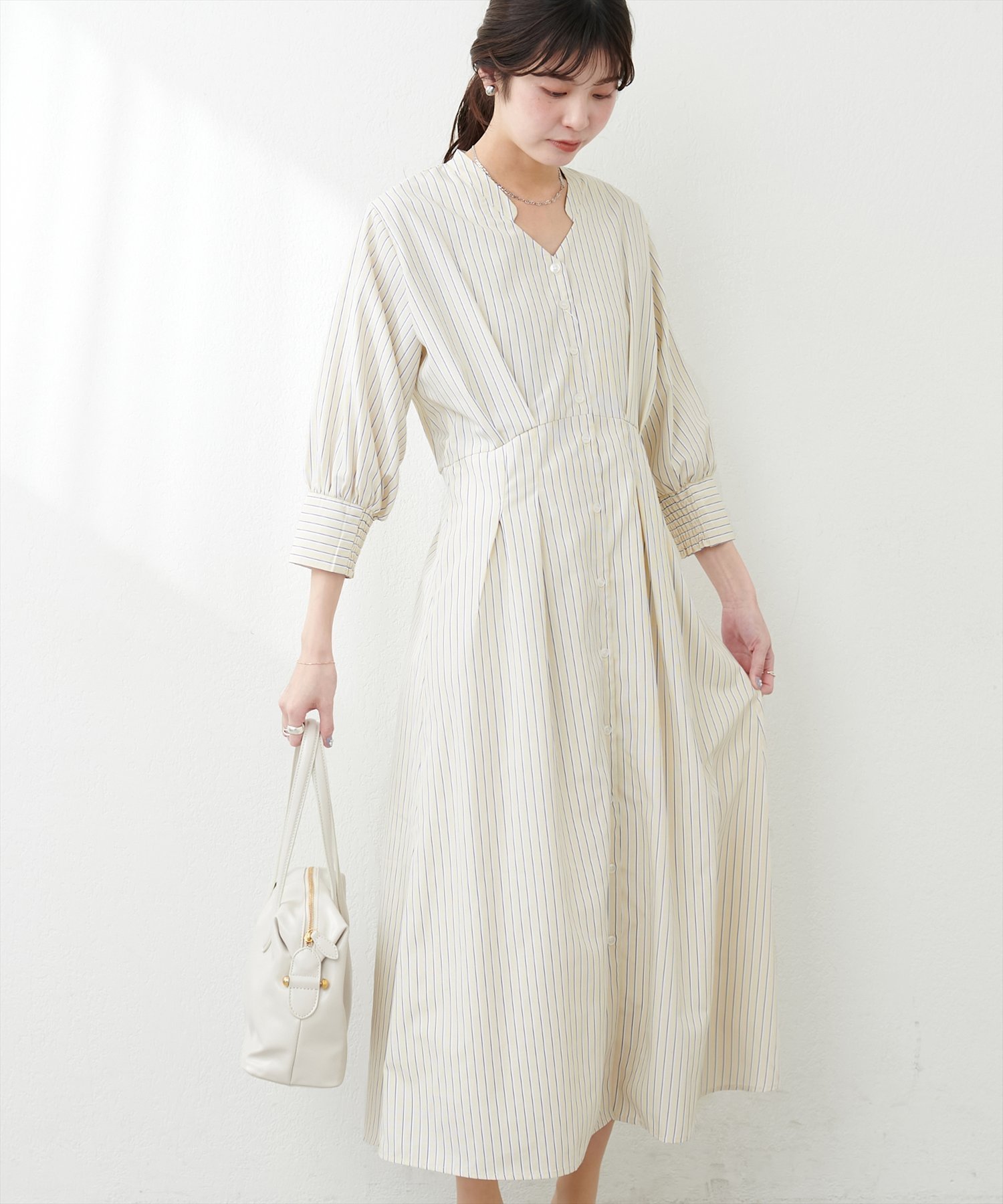 【ナチュラルクチュール/natural couture】のタックシャツワンピース インテリア・キッズ・メンズ・レディースファッション・服の通販 founy(ファニー) 　ファッション　Fashion　レディースファッション　WOMEN　ワンピース　Dress　シャツワンピース　Shirt Dresses　アクセサリー　Accessories　カーディガン　Cardigan　ギャザー　Gather　スキッパー　Skipper　スリーブ　Sleeve　ダウン　Down　デコルテ　Decolletage　デニム　Denim　ポケット　Pocket　ロング　Long　おすすめ　Recommend　エレガント 上品　Elegant　2025年　2025　2025春夏・S/S　Ss,Spring/Summer,2025　イエロー|ID: prp329100004477839 ipo3291000000031963394