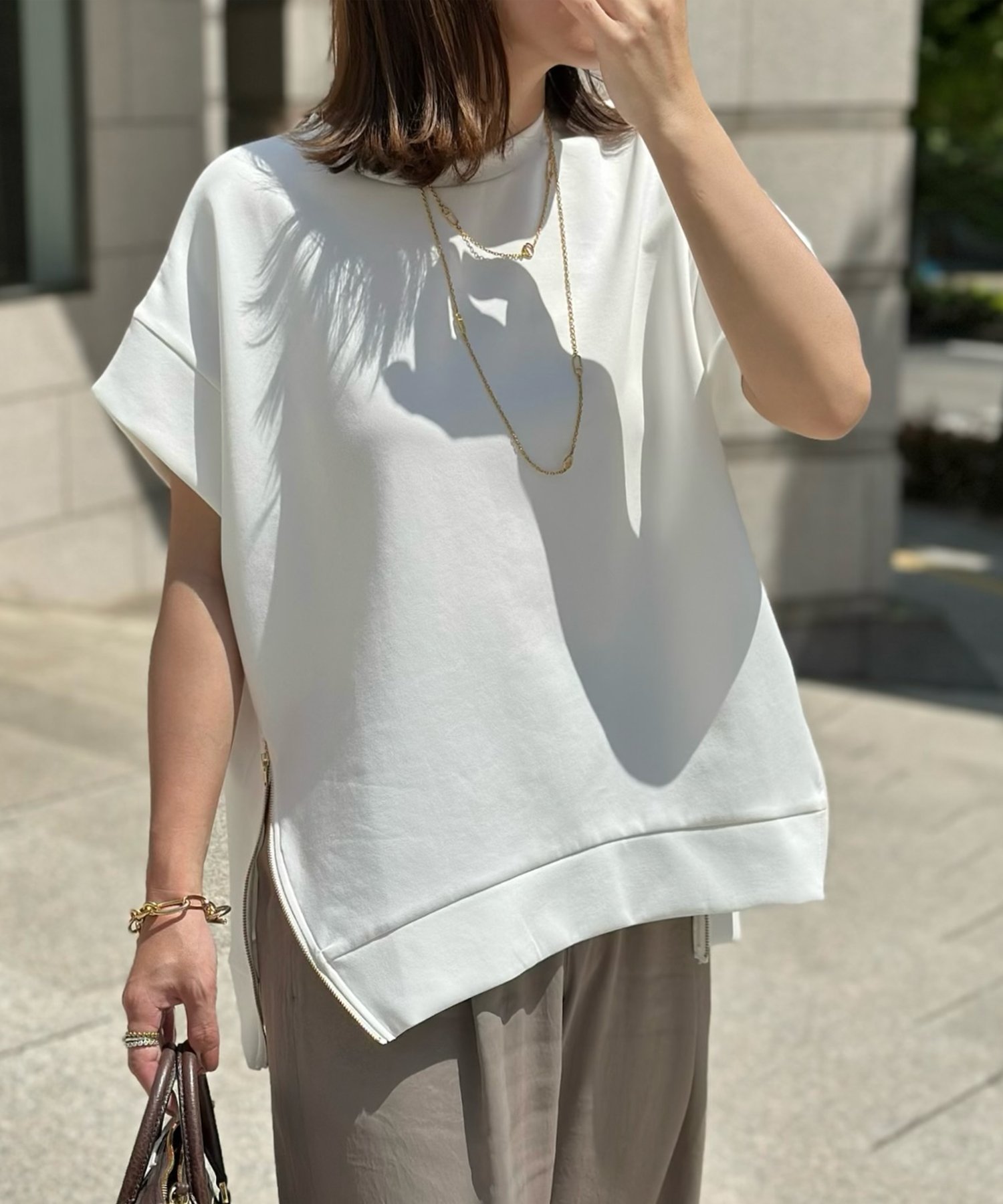 【スタイルドア/STYLEDOOR】の【着ごこちシリーズ】サイドZIPクルーネックプルオーバー インテリア・キッズ・メンズ・レディースファッション・服の通販 founy(ファニー)  ファッション Fashion レディースファッション Fashion for Women トップス・カットソー Cut & Sew Tops カジュアルプルオーバー・ニットトップス Pullovers & Knit Tops / Casual Pullovers シンプル Simple, Minimal ダブル Double, Double-Breasted デニム Denim, Jeans Material ボトム Bottoms, Lower Wear エレガント 上品 Elegant 半袖 Short Sleeve, Half Sleeve 夏 Summer 定番 Standard, Basic Item ホワイト|ID: prp329100004478768 ipo3291000000034359459