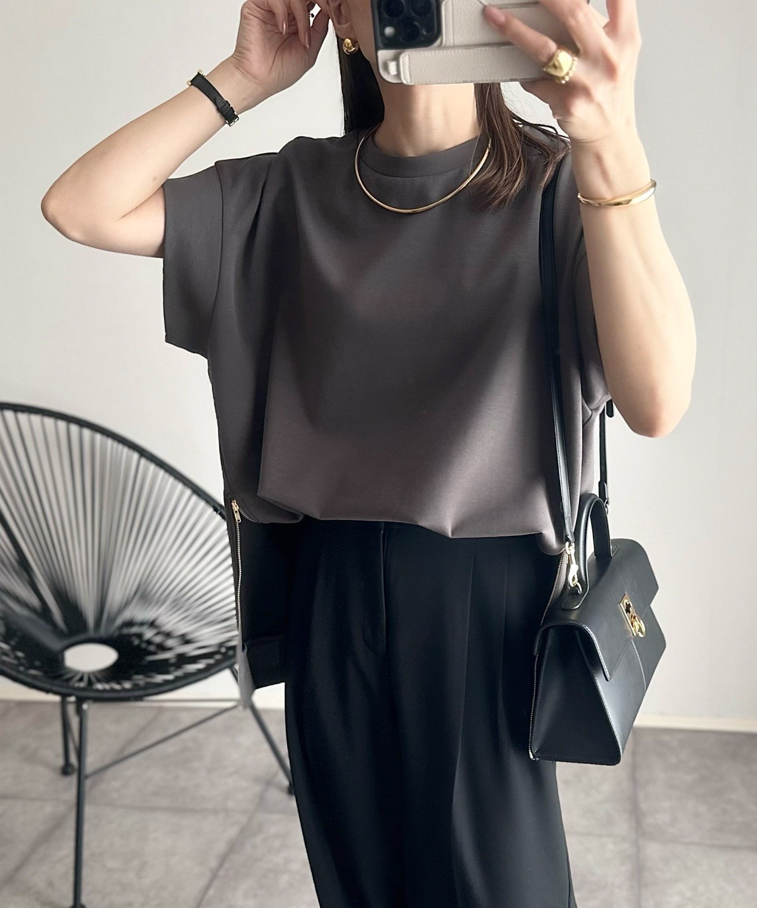 【スタイルドア/STYLEDOOR】の【着ごこちシリーズ】サイドZIPクルーネックプルオーバー インテリア・キッズ・メンズ・レディースファッション・服の通販 founy(ファニー)  ファッション Fashion レディースファッション Fashion for Women トップス・カットソー Cut & Sew Tops カジュアルプルオーバー・ニットトップス Pullovers & Knit Tops / Casual Pullovers シンプル Simple, Minimal ダブル Double, Double-Breasted デニム Denim, Jeans Material ボトム Bottoms, Lower Wear エレガント 上品 Elegant 半袖 Short Sleeve, Half Sleeve 夏 Summer 定番 Standard, Basic Item チャコール|ID: prp329100004478768 ipo3291000000034359463