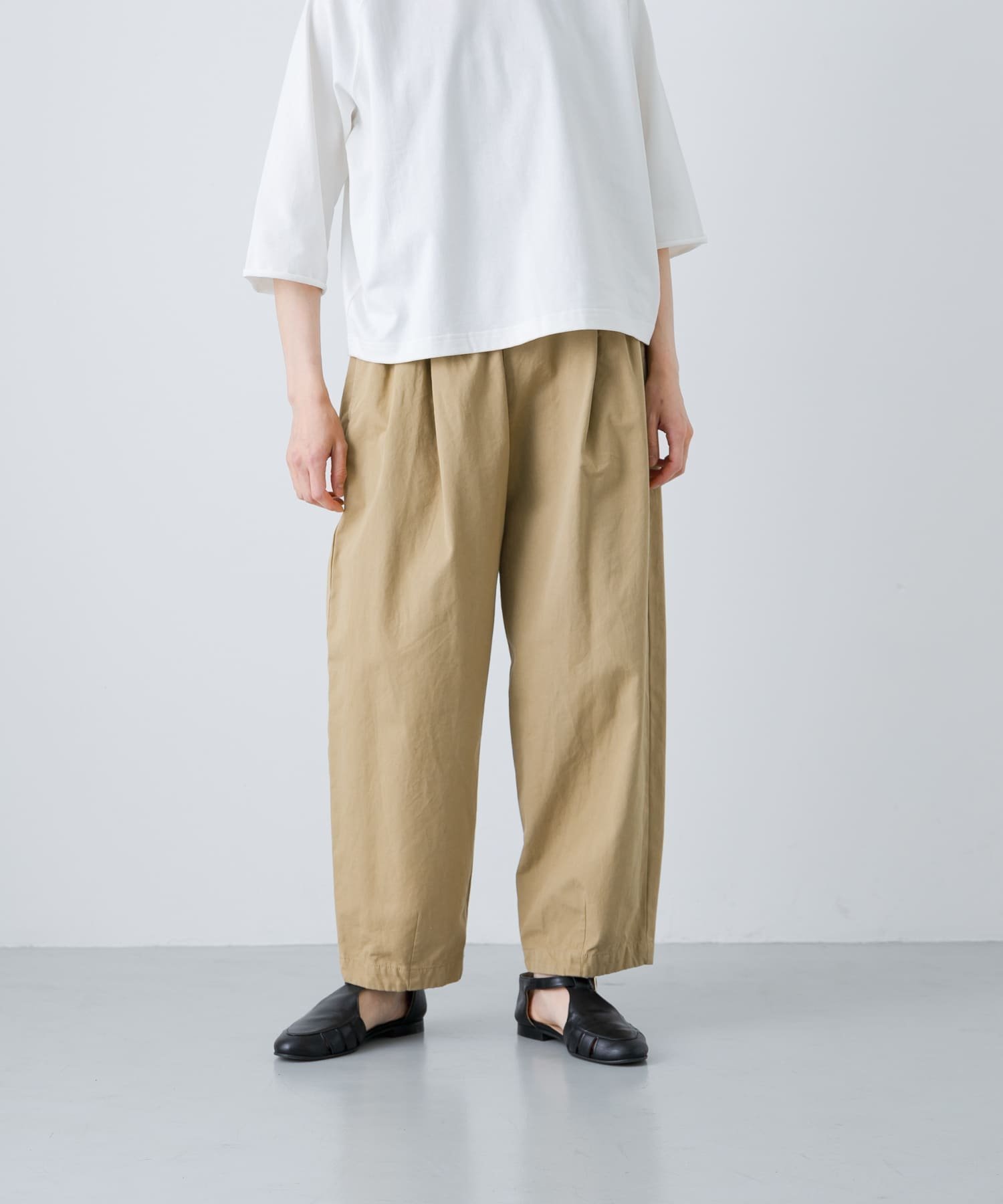 【かぐれ/kagure / URBAN RESEARCH】のコットンクロップドパンツ インテリア・キッズ・メンズ・レディースファッション・服の通販 founy(ファニー) 　ファッション　Fashion　レディースファッション　Fashion for Women　パンツ　Pants & Trousers　クロップド　Cropped, Short Length　シンプル　Simple, Minimal　チュニック　Tunic, Long Top　デニム　Denim, Jeans Material　バランス　Balance, Style Balance　ボトム　Bottoms, Lower Wear　ポケット　Pocket, Pocket Detail　ワイド　Wide, Wide Fit　S/S・春夏　SS, Spring/Summer, Warm Season　おすすめ　Recommended / Our Picks　夏　Summer　2025年　2025　2025春夏・S/S　Spring/Summer 2025 SS25　BEIGE|ID: prp329100004479227 ipo3291000000033631782