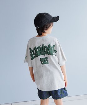 【ベイフロー/BAYFLOW / KIDS】の【DCSHOES(ディーシーシューズ)】別注グラフィックT(KIDS) 人気、トレンドファッション・服の通販 founy(ファニー) ファッション Fashion キッズファッション KIDS ヴィンテージ Vintage グラフィック Graphic シューズ Shoes ショルダー Shoulder ドロップ Drop パフォーマンス Performance ブロック Block ボーダー Border 別注 Special Order 半袖 Short Sleeve おすすめ Recommend ビジネス 仕事 通勤 Business |ID:prp329100004480020