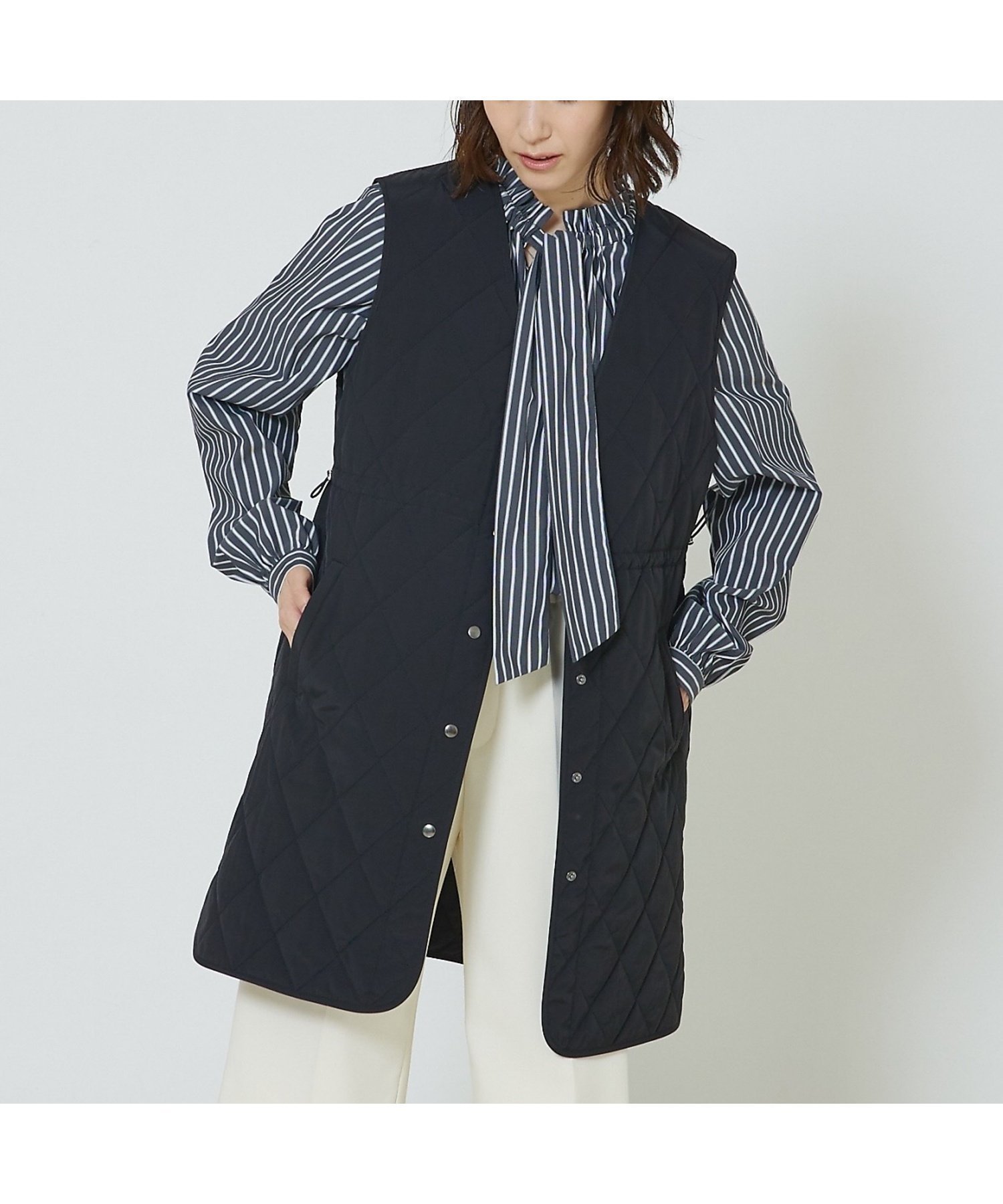 【アバハウスマヴィ/abahouse mavie】のキルティングベスト インテリア・キッズ・メンズ・レディースファッション・服の通販 founy(ファニー) 　ファッション　Fashion　レディースファッション　Ladies' Fashion Online　アウター　Coat Outerwear　トップス・カットソー　Tops/Tshirt　ベスト/ジレ　Gilets/Vests　キルティング　Quilting　シンプル　Simple　ベスト　Vest　ボトム　Bottom　エレガント 上品　Elegant　人気　Popularity　ブラック|ID: prp329100004480597 ipo3291000000032432937