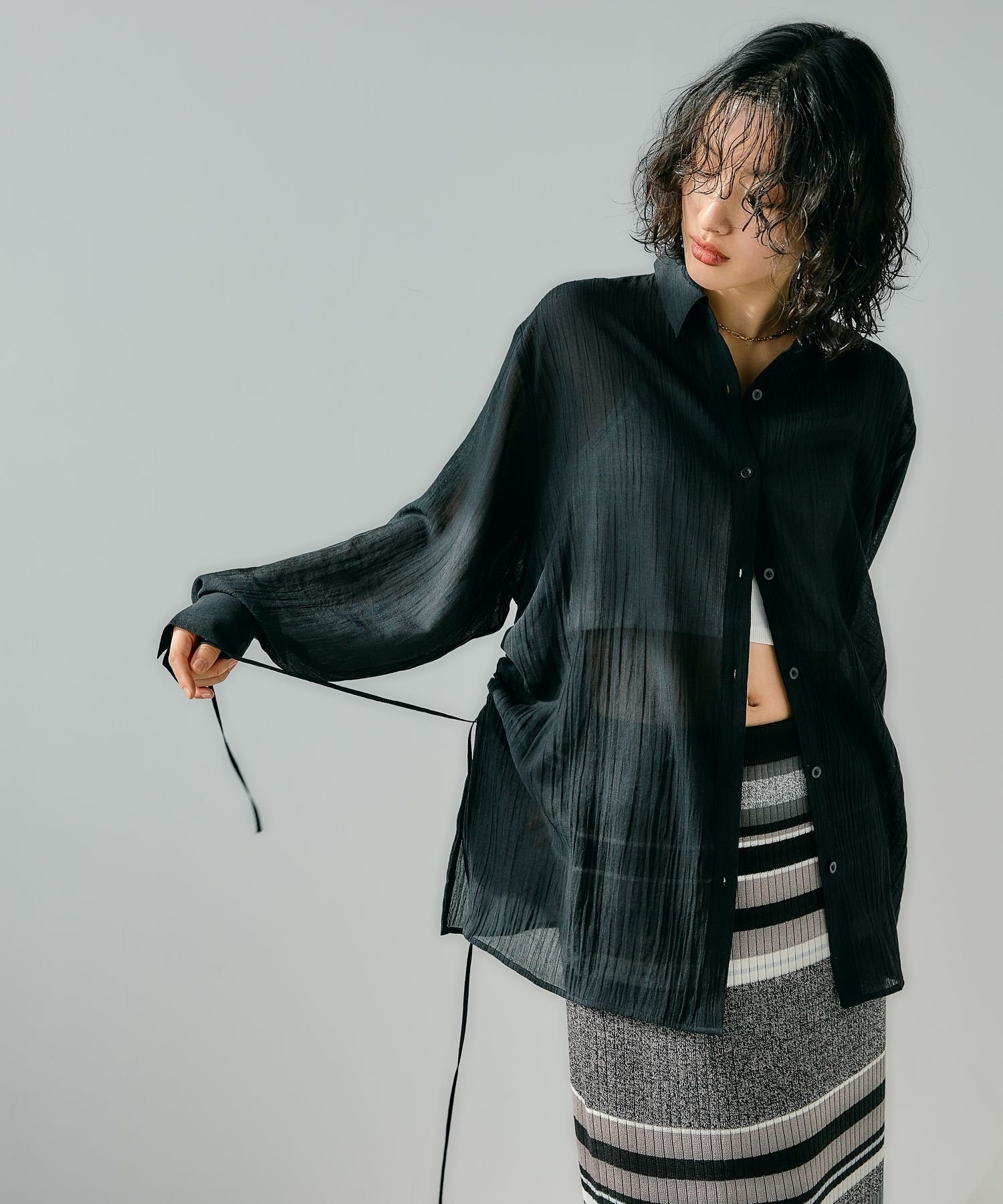【レプシィム ローリーズファーム/LEPSIM LOWRYS FARM】のサイド絞りシャツ インテリア・キッズ・メンズ・レディースファッション・服の通販 founy(ファニー) 　ファッション　Fashion　レディースファッション　Ladies' Fashion Online　トップス・カットソー　Tops/Tshirt　シャツ/ブラウス　Shirts/Blouses　おすすめ　Recommend　トレンド　Trend　ボトム　Bottom　ブラック09|ID: prp329100004481033 ipo3291000000032682493