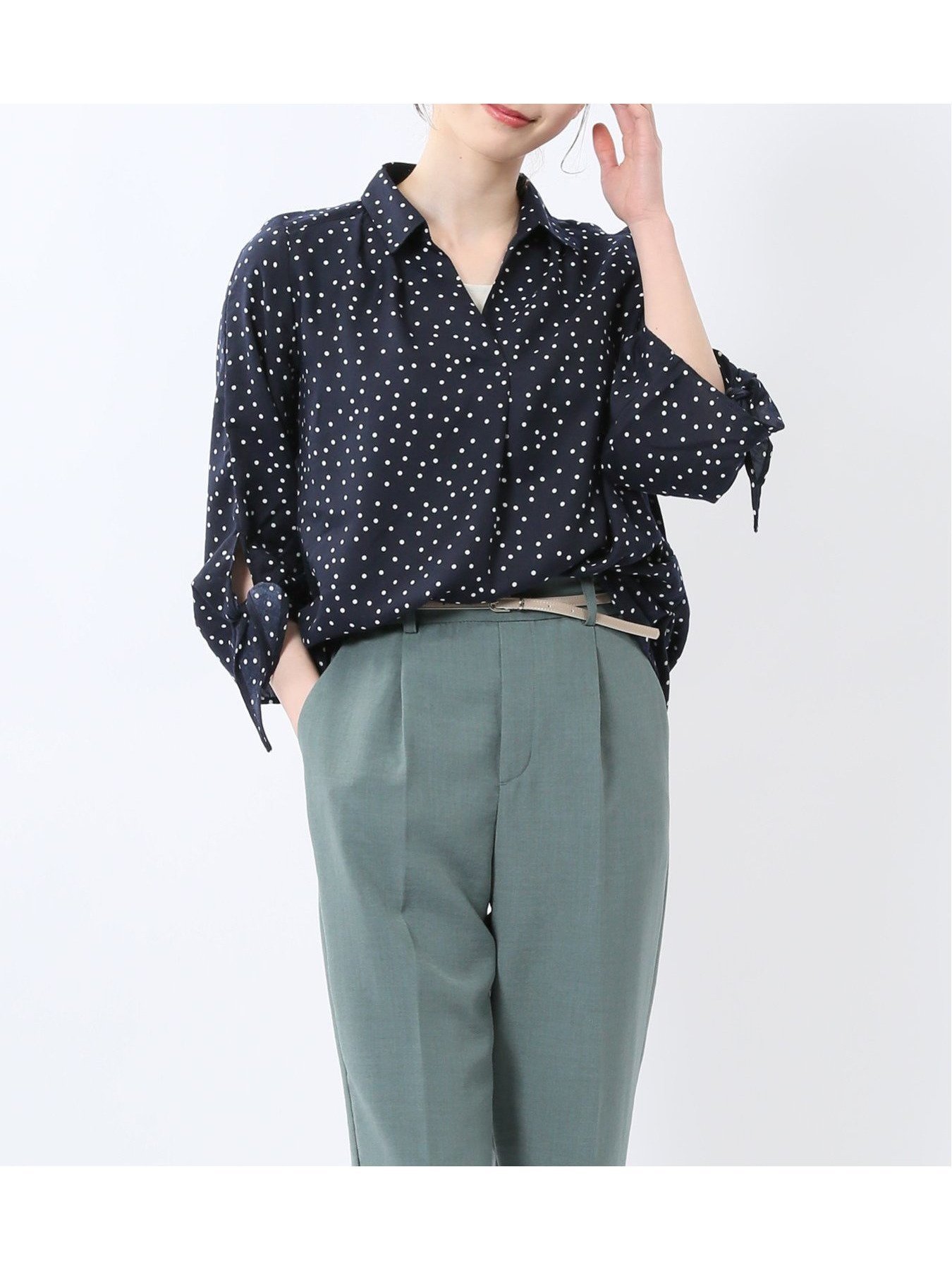 【タカキュー/TAKA-Q】の袖リボンかぶり スキッパーシャツチュニック インテリア・キッズ・メンズ・レディースファッション・服の通販 founy(ファニー) 　ファッション　Fashion　レディースファッション　WOMEN　トップス・カットソー　Tops/Tshirt　シャツ/ブラウス　Shirts/Blouses　アクセサリー　Accessories　春　Spring　スキッパー　Skipper　ストライプ　Stripe　チュニック　Tunic　ドット　Dot　ネックレス　Necklace　バランス　Balance　フィット　Fit　モノトーン　Monotone　リボン　Ribbon　S/S・春夏　Ss・Spring/Summer　おすすめ　Recommend　夏　Summer　95モノトーン|ID: prp329100004481684 ipo3291000000032169684