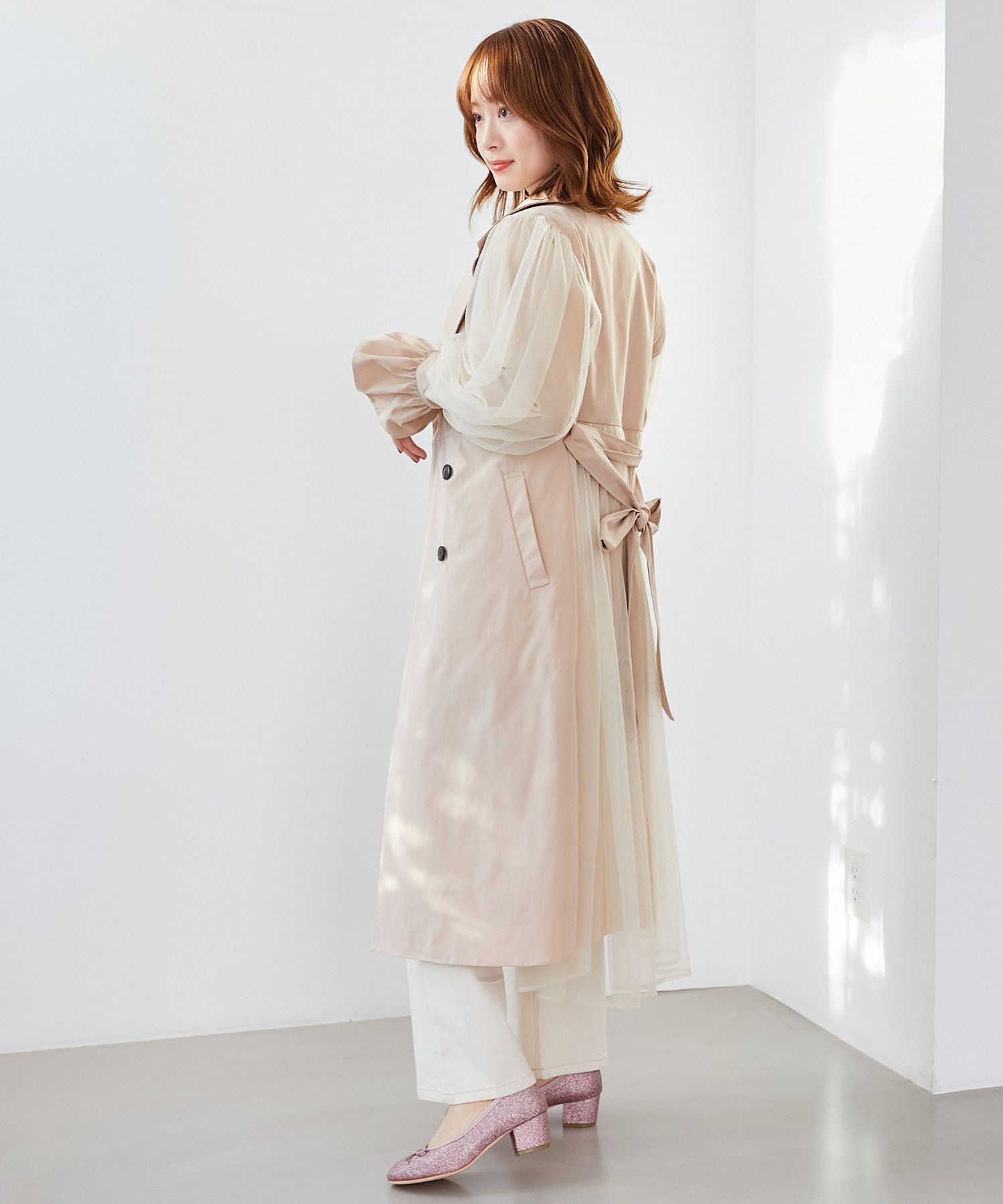 【マジェスティック レゴン/MAJESTIC LEGON】のチュールレイヤードトレンチコート インテリア・キッズ・メンズ・レディースファッション・服の通販 founy(ファニー) 　ファッション　Fashion　レディースファッション　WOMEN　アウター　Coat Outerwear　コート　Coats　トレンチコート　Trench Coats　おすすめ　Recommend　インナー　Inner　エアリー　Airy　スリーブ　Sleeve　ダウン　Down　チュール　Tulle　トレンド　Trend　フェミニン　Feminine　再入荷　Restock/Back In Stock/Re Arrival　ベージュ|ID: prp329100004483792 ipo3291000000031608313