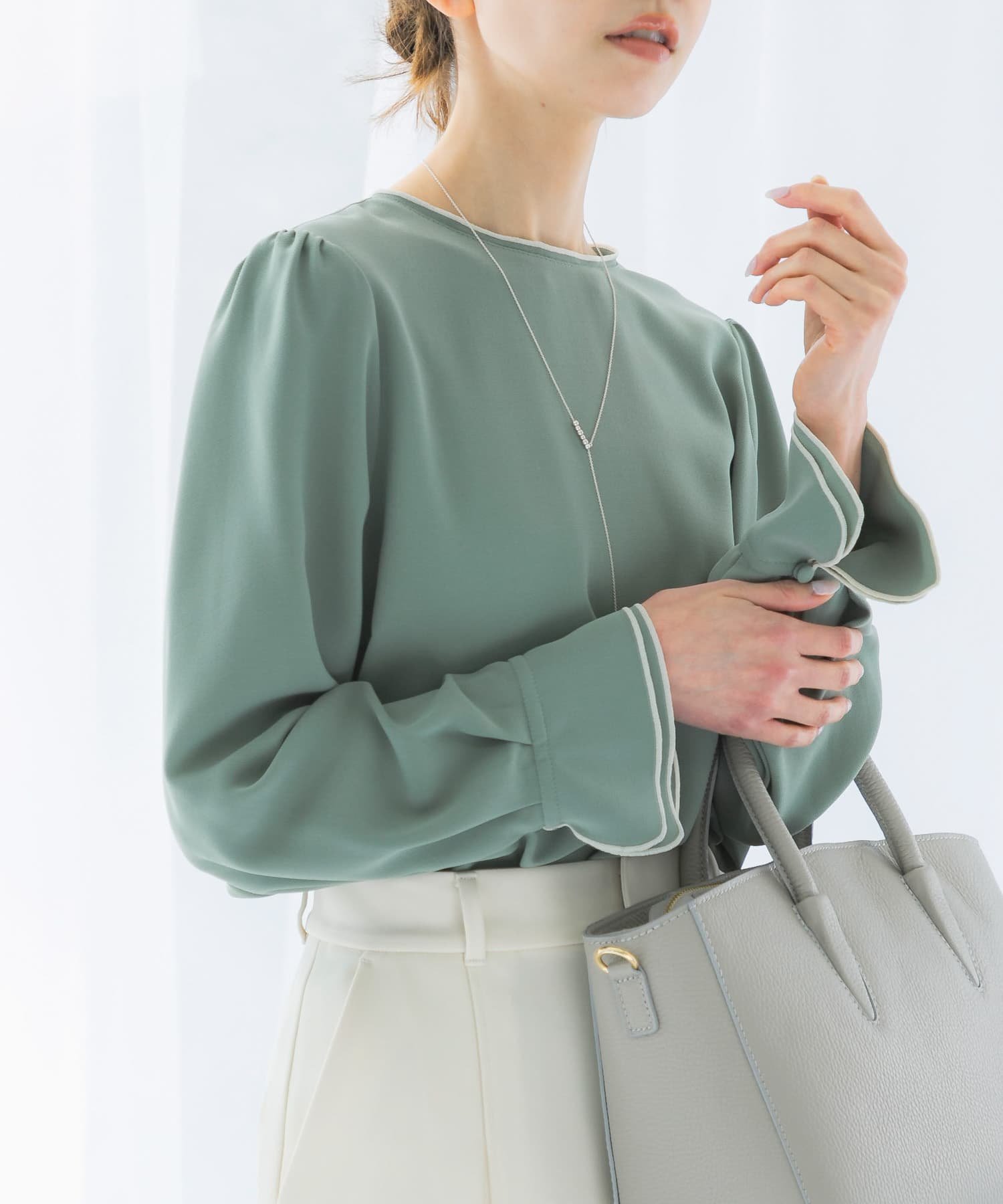 【アーバンリサーチ ロッソ/URBAN RESEARCH ROSSO】のパイピングデザインブラウス インテリア・キッズ・メンズ・レディースファッション・服の通販 founy(ファニー) 　ファッション　Fashion　レディースファッション　WOMEN　トップス・カットソー　Tops/Tshirt　シャツ/ブラウス　Shirts/Blouses　2025年　2025　2025春夏・S/S　Ss,Spring/Summer,2025　インナー　Inner　カフス　Cuffs　ジョーゼット　Georgette　フェミニン　Feminine　エレガント 上品　Elegant　夏　Summer　S/S・春夏　Ss・Spring/Summer　MINT|ID: prp329100004484919 ipo3291000000031996947