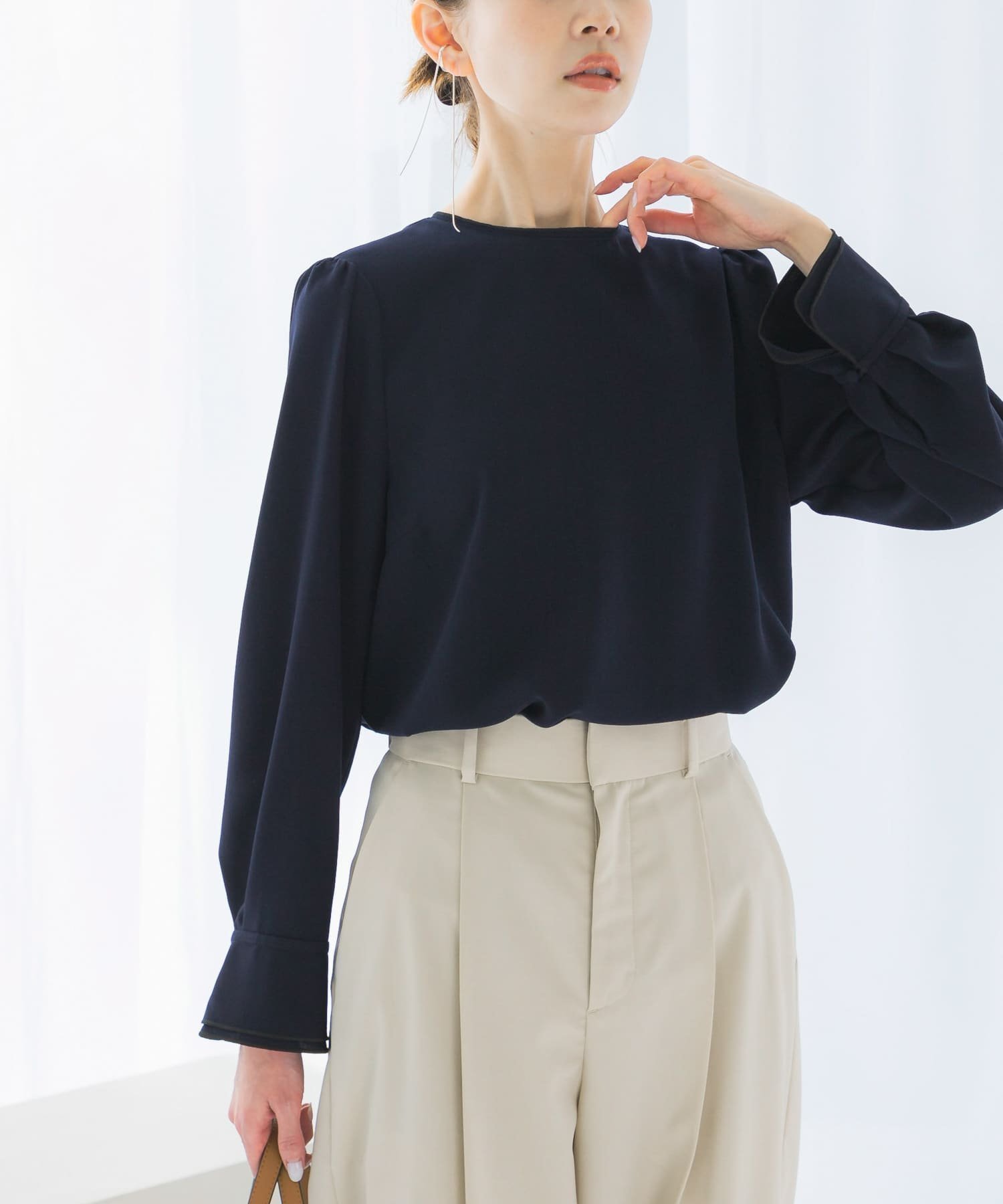 【アーバンリサーチ ロッソ/URBAN RESEARCH ROSSO】のパイピングデザインブラウス インテリア・キッズ・メンズ・レディースファッション・服の通販 founy(ファニー) 　ファッション　Fashion　レディースファッション　WOMEN　トップス・カットソー　Tops/Tshirt　シャツ/ブラウス　Shirts/Blouses　2025年　2025　2025春夏・S/S　Ss,Spring/Summer,2025　インナー　Inner　カフス　Cuffs　ジョーゼット　Georgette　フェミニン　Feminine　エレガント 上品　Elegant　夏　Summer　S/S・春夏　Ss・Spring/Summer　NAVY|ID: prp329100004484919 ipo3291000000031996948