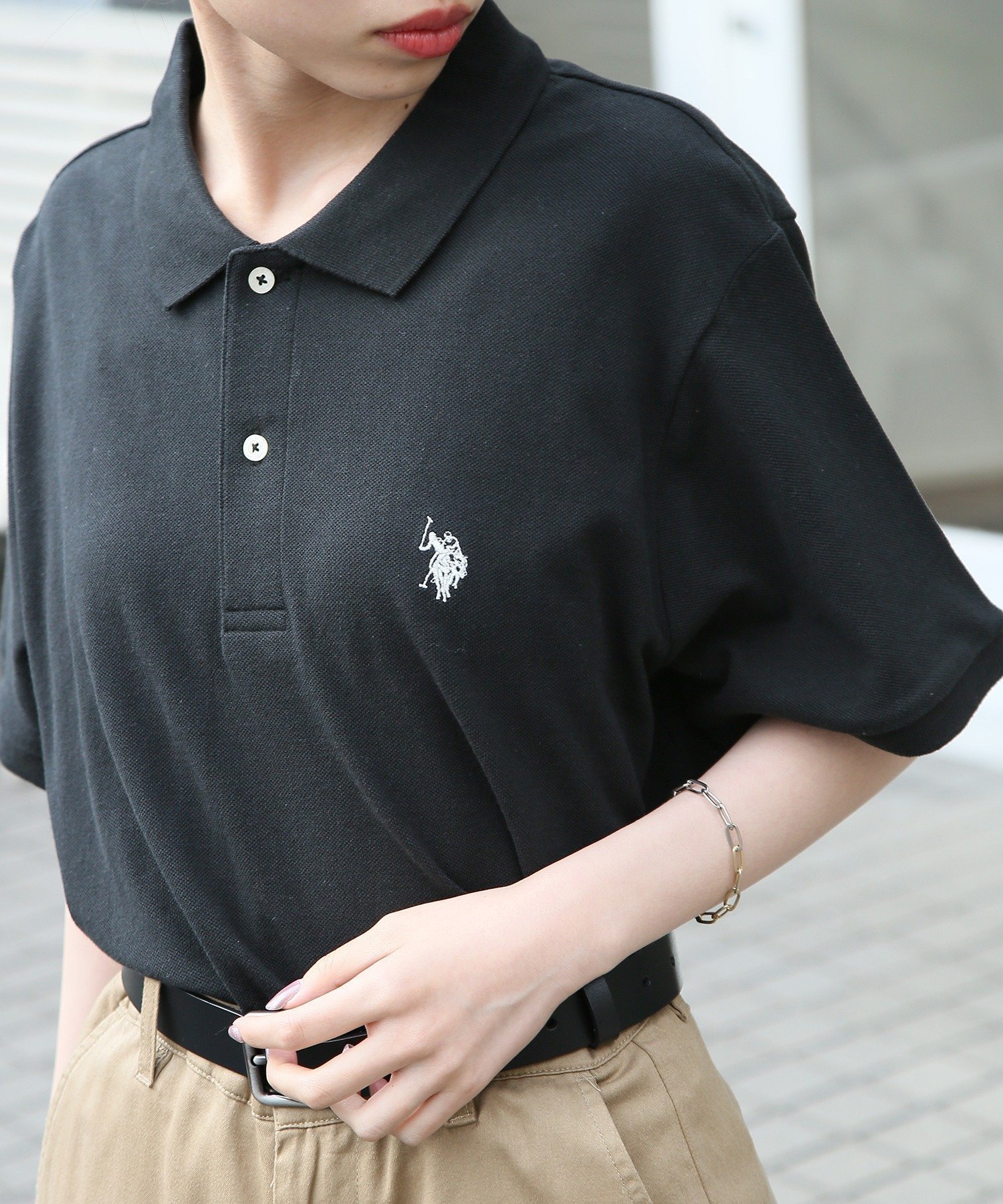 【セットアップセブン/SETUP7】のU.S. POLO ASSN./【別注】ワンポイントロゴ ポニー刺繍ポロシャツ ユニセックス 25SS インテリア・キッズ・メンズ・レディースファッション・服の通販 founy(ファニー) 　ファッション　Fashion　レディースファッション　Fashion for Women　トップス・カットソー　Cut & Sew Tops　シャツ・ブラウス・オフィスカジュアル　Elegant Blouses & Button-Ups　ポロシャツ・きれいめカジュアル　Smart-Casual Polo Tops　アウトドア　Outdoor Clothing　キャップ　Cap, Baseball Cap　鹿の子　Piqué, Kanoko Fabric　ジャケット　Jacket, Outerwear　ストレート　Straight, Straight Cut　スポーツ　Sports, Activewear　スラックス　Slacks, Dress Pants　テーパード　Tapered, Tapered Pants　デニム　Denim, Jeans Material　トレンド　Trend, Trending Now　定番　Standard, Basic Item　ベーシック　Basic, Essential　ポロシャツ　Polo Shirt, Collared Tee　別注　Limited Edition, Custom Order　帽子　Hat, Headwear　ワイド　Wide, Wide Fit　ワンポイント　One Point, Statement Accent　おすすめ　Recommended / Our Picks　夏　Summer　エレガント 上品　Elegant　ゴルフ　Golf　2025年　2025　2025春夏・S/S　Spring/Summer 2025 SS25　BLK|ID: prp329100004485039 ipo3291000000033509057