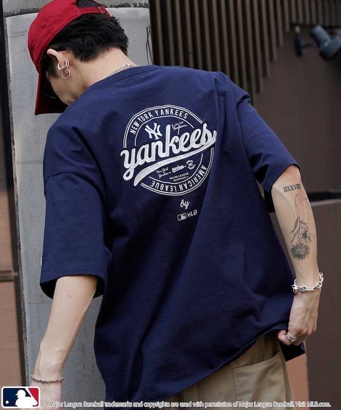 【フリークスストア/FREAK'S STORE】の別注 MLB サークルロゴグラフィックTシャツ/プリントT/ユニセックス【限定展開】 25SS インテリア・キッズ・メンズ・レディースファッション・服の通販 founy(ファニー) 　ファッション　Fashion　レディースファッション　Fashion for Women　トップス・カットソー　Cut & Sew Tops　シャツ・ブラウス・オフィスカジュアル　Elegant Blouses & Button-Ups　ロングTシャツ・Tシャツ　Longline T-Shirts & Tees　2025年　2025　2025春夏・S/S　Spring/Summer 2025 SS25　サークル　Circle, Round Design　プリント　Print, Printed Pattern　別注　Limited Edition, Custom Order　夏　Summer　S/S・春夏　SS, Spring/Summer, Warm Season　ネイビー|ID: prp329100004486168 ipo3291000000033521509