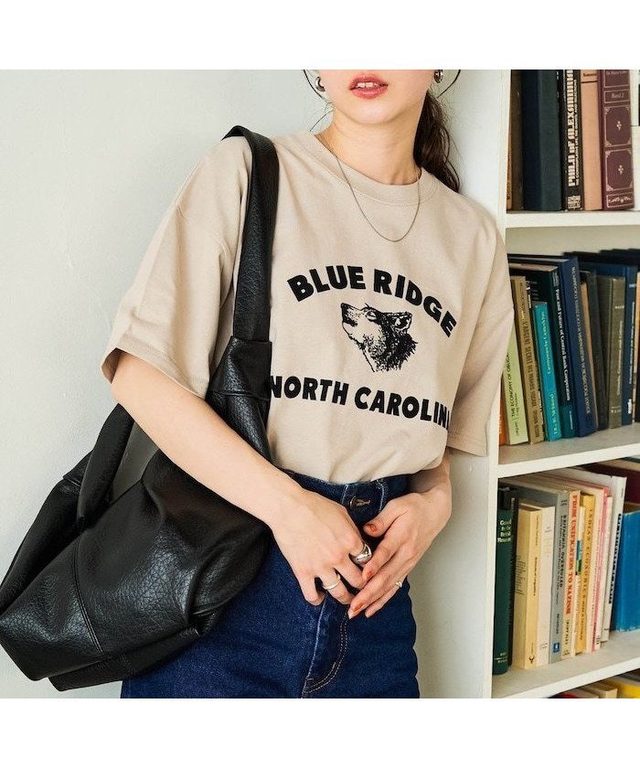 【フリークスストア/FREAK'S STORE】のアニマル カレッジ 半袖 Tシャツ【限定展開】 25SS インテリア・キッズ・メンズ・レディースファッション・服の通販 founy(ファニー) 　ファッション　Fashion　レディースファッション　Fashion for Women　トップス・カットソー　Cut & Sew Tops　シャツ・ブラウス・オフィスカジュアル　Elegant Blouses & Button-Ups　ロングTシャツ・Tシャツ　Longline T-Shirts & Tees　アニマル　Animal Print　インナー　Innerwear　カーゴパンツ　Cargo Pants, Utility Pants　キャップ　Cap, Baseball Cap　シンプル　Simple, Minimal　スニーカー　Sneakers, Trainers　デニム　Denim, Jeans Material　定番　Standard, Basic Item　人気　Popular, Best Seller　フェミニン　Feminine, Girly　プリント　Print, Printed Pattern　半袖　Short Sleeve, Half Sleeve　S/S・春夏　SS, Spring/Summer, Warm Season　おすすめ　Recommended / Our Picks　夏　Summer　2025年　2025　2025春夏・S/S　Spring/Summer 2025 SS25　ライトベージュ_オオカミ|ID: prp329100004486655 ipo3291000000032266449