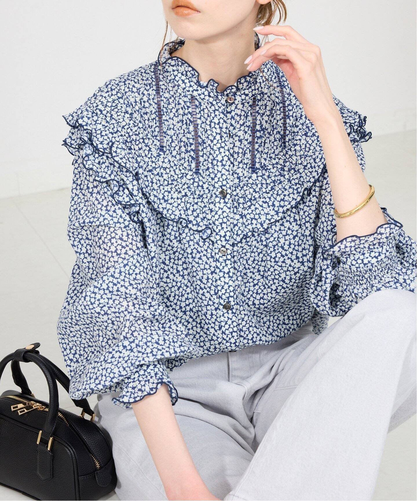 【スローブ イエナ/SLOBE IENA】の《WEB・一部店舗限定/追加 》フリルピンタックブラウス インテリア・キッズ・メンズ・レディースファッション・服の通販 founy(ファニー) 　ファッション　Fashion　レディースファッション　WOMEN　トップス・カットソー　Tops/Tshirt　シャツ/ブラウス　Shirts/Blouses　2025年　2025　ブルー|ID: prp329100004487696 ipo3291000000032478548