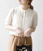 【シップス フォー ウィメン/SHIPS】のSHIPS any 手洗い可能 シアー フリル バンドカラー パフ シャツ ブラウス 人気、トレンドファッション・服の通販 founy(ファニー) ファッション Fashion レディースファッション WOMEN トップス・カットソー Tops/Tshirt シャツ/ブラウス Shirts/Blouses インナー Inner 洗える Washable カーゴパンツ Cargo Pants コンパクト Compact シアー Sheer シャイニー Shiny シンプル Simple ジャケット Jacket スタンド Stand スラックス Slacks タイトスカート Tight Skirt デニム Denim 人気 Popularity フリル Frills フロント Front ボトム Bottom 半袖 Short Sleeve ビジネス 仕事 通勤 Business 2025年 2025 2025春夏・S/S Ss,Spring/Summer,2025 thumbnail オフホワイト|ID: prp329100004487812 ipo3291000000032201167
