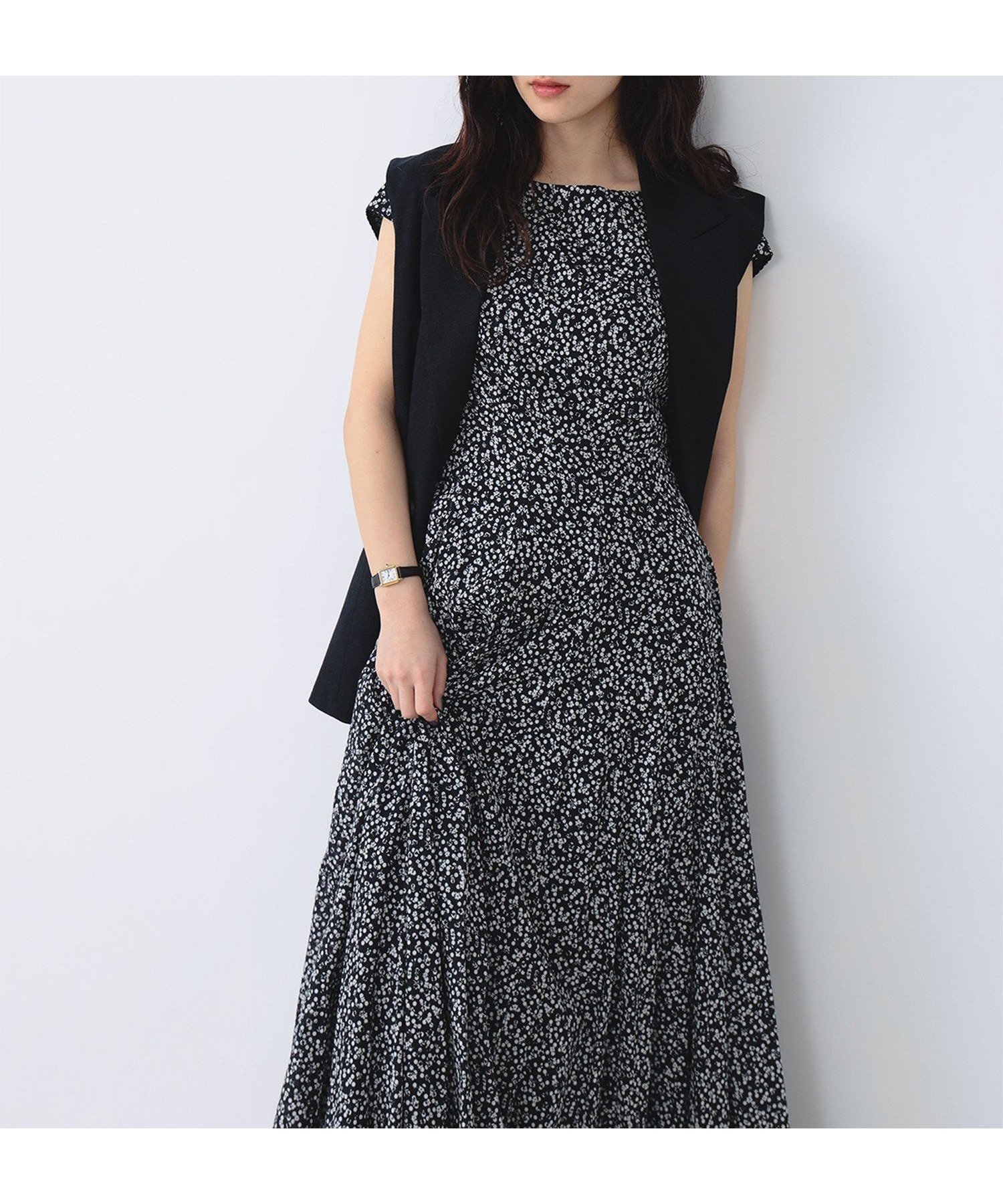 【デミルクス ビームス/Demi-Luxe BEAMS】の【別注】MARIHA / 月の夢のワンピース プリント 25SS 旅行 お呼ばれ インテリア・キッズ・メンズ・レディースファッション・服の通販 founy(ファニー) 　ファッション　Fashion　レディースファッション　WOMEN　ワンピース　Dress　インド　India　エレガント 上品　Elegant　コンパクト　Compact　シェイプ　Shape　スリーブ　Sleeve　デコルテ　Decolletage　ドレス　Dress　定番　Standard　ネップ　Nep Yarn　フィット　Fit　フレア　Flare　プリント　Print　別注　Special Order　旅行　Travel　2025年　2025　2025春夏・S/S　Ss,Spring/Summer,2025　SPRING BERRIES BLACK|ID: prp329100004489414 ipo3291000000031989842