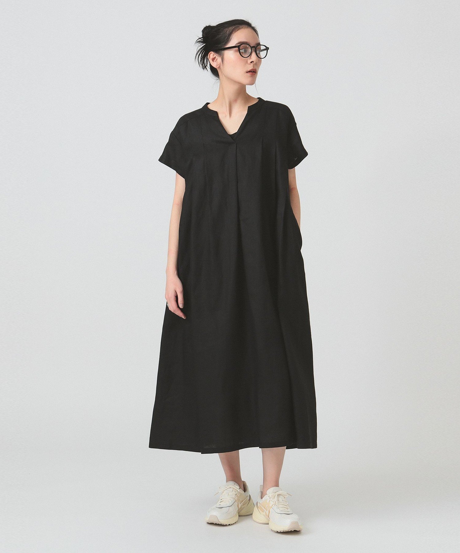 【ビームス ウイメン/BEAMS】の【ワンピ/レディース/ロング丈/楽ちん/シンプル/きれいめ/25SS】リネン タック キーネック ワンピース リラックス インテリア・キッズ・メンズ・レディースファッション・服の通販 founy(ファニー) 　ファッション　Fashion　レディースファッション　Ladies' Fashion Online　ワンピース　Dress　おすすめ　Recommend　キャップ　Cap　キャミソール　Camisole　シンプル　Simple　スニーカー　Sneakers　フロント　Front　ペチコート　Petticoat　リネン　Linen　リラックス　Relax　ロング　Long　エレガント 上品　Elegant　人気　Popularity　楽ちん　Easy　BLACK|ID: prp329100004489885 ipo3291000000032590324