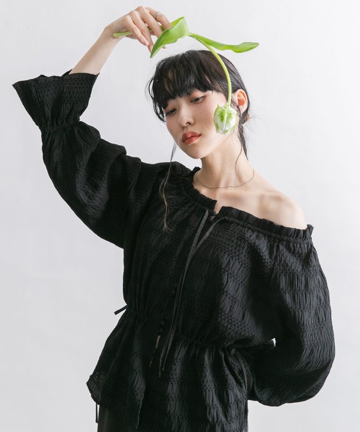 【ケービーエフ/KBF / URBAN RESEARCH】の2WAYオフショルブラウス インテリア・キッズ・メンズ・レディースファッション・服の通販 founy(ファニー) https://founy.com/ ファッション Fashion レディースファッション WOMEN トップス・カットソー Tops/Tshirt シャツ/ブラウス Shirts/Blouses 2025年 2025 2025春夏・S/S Ss,Spring/Summer,2025 インナー Inner オフショルダー Off Shoulder サロペット Overalls シャーリング Shirring ボトム Bottom 夏 Summer S/S・春夏 Ss・Spring/Summer |ID: prp329100004489903 ipo3291000000031989732
