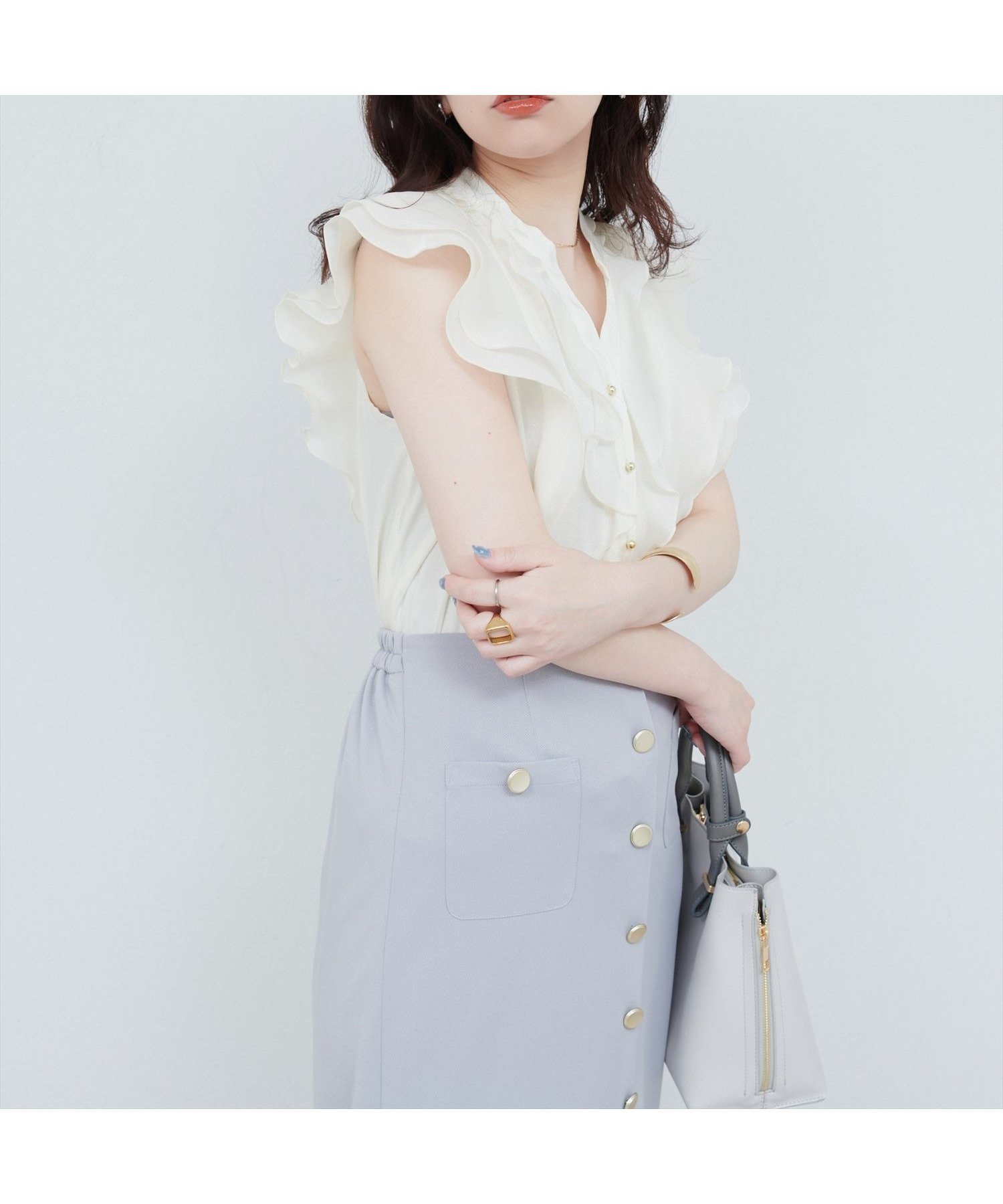 【ナチュラルクチュール/natural couture】のラッフルフリルキーネックブラウス インテリア・キッズ・メンズ・レディースファッション・服の通販 founy(ファニー) 　ファッション　Fashion　レディースファッション　Fashion for Women　トップス・カットソー　Cut & Sew Tops　シャツ・ブラウス・オフィスカジュアル　Elegant Blouses & Button-Ups　2025年　2025　2025春夏・S/S　Spring/Summer 2025 SS25　イエロー　Yellow　デニム　Denim, Jeans Material　トレンド　Trend, Trending Now　フリル　Frill, Ruffle　フレア　Flare, Flared　ワイド　Wide, Wide Fit　エレガント 上品　Elegant　アイボリー|ID: prp329100004489904 ipo3291000000033292025