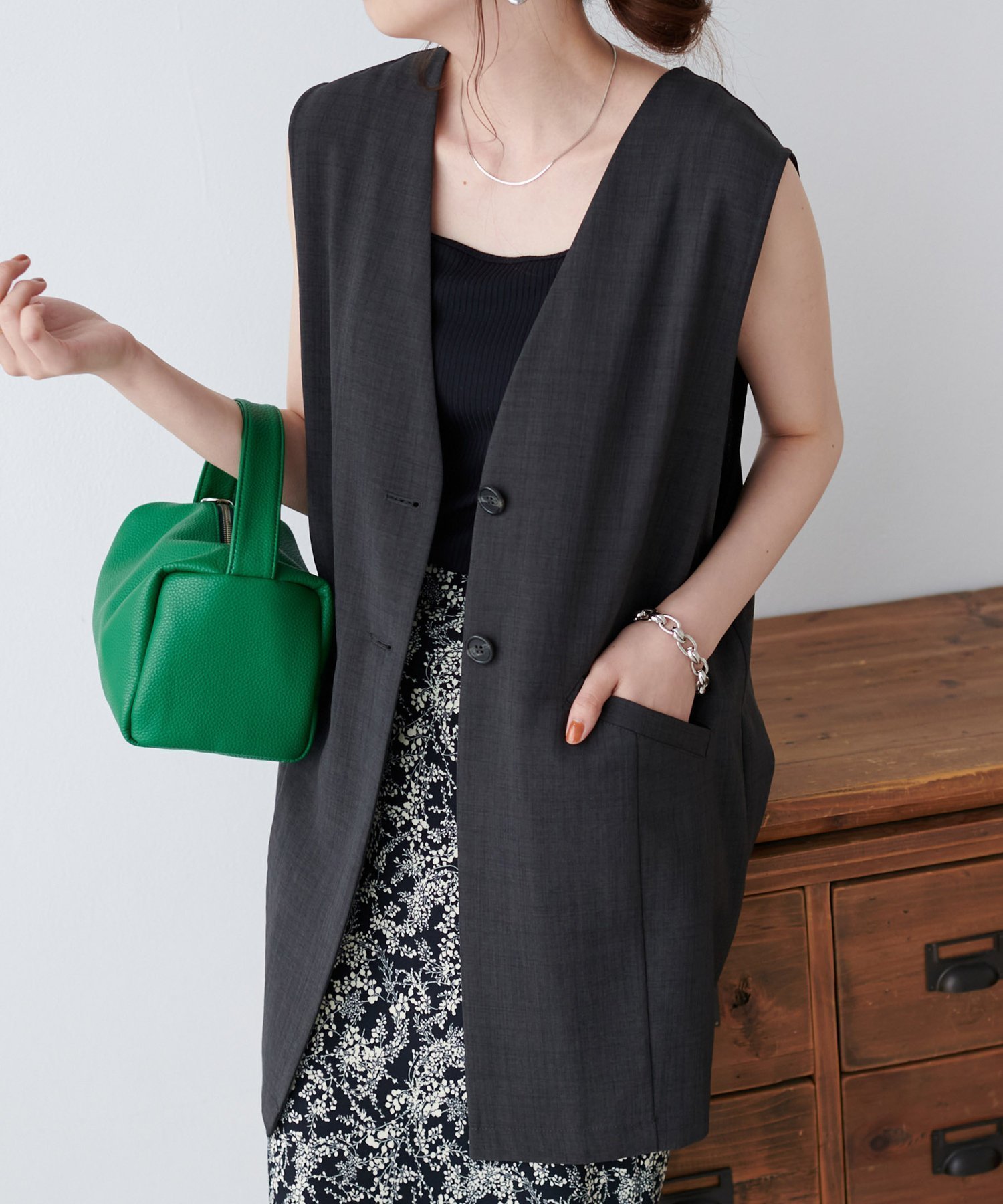【ディスコート/Discoat】の【WEB限定】テックリネンノーカラージレ インテリア・キッズ・メンズ・レディースファッション・服の通販 founy(ファニー) 　ファッション　Fashion　レディースファッション　WOMEN　アウター　Coat Outerwear　トップス・カットソー　Tops/Tshirt　ベスト/ジレ　Gilets/Vests　センター　Center　バランス　Balance　夏　Summer　春　Spring　S/S・春夏　Ss・Spring/Summer　チャコールグレー|ID: prp329100004490044 ipo3291000000031745804