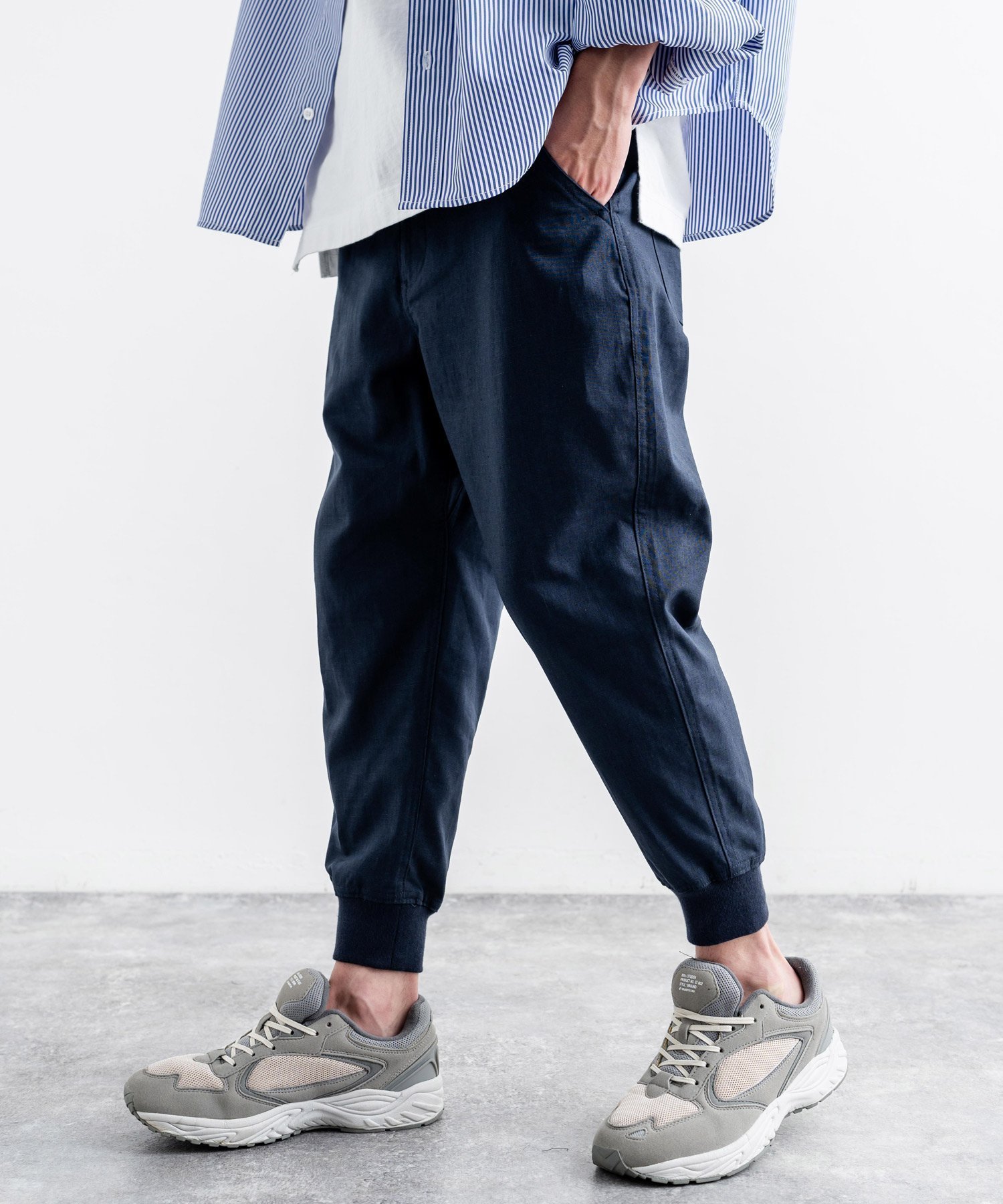 【ロッキーモンロー/Rocky Monroe】のコットンリネンクロップドジョガーパンツ インテリア・キッズ・メンズ・レディースファッション・服の通販 founy(ファニー) 　ファッション　Fashion　レディースファッション　WOMEN　パンツ　Pants　アウトドア　Outdoor　クロップド　Cropped　シンプル　Simple　ソックス　Socks　ドローコード　Draw Cord　ハーフ　Half　フィット　Fit　フロント　Front　リネン　Linen　リラックス　Relax　再入荷　Restock/Back In Stock/Re Arrival　おすすめ　Recommend　ネイビー|ID: prp329100004491292 ipo3291000000031995798