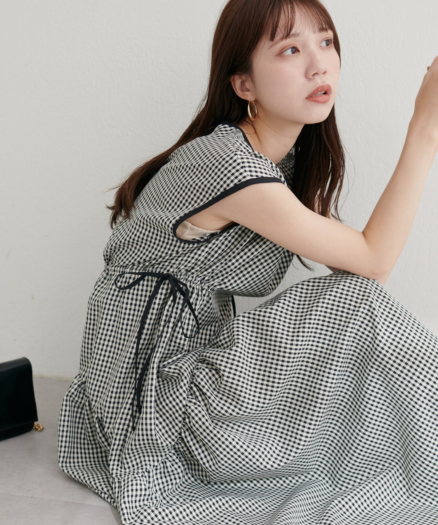 【ナチュラルクチュール/natural couture】のドロストデザインチェック柄ワンピース インテリア・キッズ・メンズ・レディースファッション・服の通販 founy(ファニー) 　ファッション　Fashion　レディースファッション　Fashion for Women　ワンピース　Dresses　エアリー　Airy Texture　カーディガン　Cardigan, Knitwear　ギャザー　Gathered, Ruffled　シアー　Sheer, See-Through　ジャケット　Jacket, Outerwear　チェック　Check, Plaid, Tartan　トレンド　Trend, Trending Now　ノースリーブ　Sleeveless, No-Sleeve　羽織　Haori, Light Jacket　リゾート　Resort, Vacation Style　リネン　Linen, Linen Fabric　おすすめ　Recommended / Our Picks　夏　Summer　エレガント 上品　Elegant　2025年　2025　2025春夏・S/S　Spring/Summer 2025 SS25　オフホワイト|ID: prp329100004491375 ipo3291000000033234702