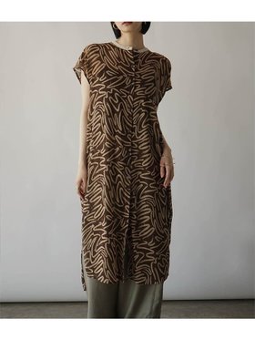 【ラシュッド/LASUD】のウェーブペイントシアーワンピース 人気、トレンドファッション・服の通販 founy(ファニー) ファッション Fashion レディースファッション WOMEN ワンピース Dress おすすめ Recommend ウェーブ Wave ワイド Wide |ID:prp329100004491414