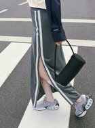 【エミ/emmi】のeco ジャージースカート 人気、トレンドファッション・服の通販 founy(ファニー) ファッション Fashion レディースファッション WOMEN スカート Skirt ジップ Zip ジャージー Jersey ストレッチ Stretch スリット Slit ポケット Pocket メッシュ Mesh 吸水 Water Absorption thumbnail GRY[006]|ID: prp329100004492537 ipo3291000000031675419
