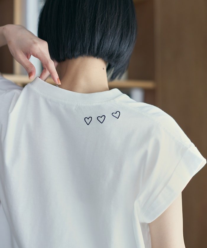 【フリークスストア/FREAK'S STORE】のオーガニックコットン ロールアップハート刺繍Tシャツ 25SS インテリア・キッズ・メンズ・レディースファッション・服の通販 founy(ファニー) https://founy.com/ ファッション Fashion レディースファッション WOMEN トップス・カットソー Tops/Tshirt シャツ/ブラウス Shirts/Blouses ロング / Tシャツ T-Shirts 2025年 2025 2025春夏・S/S Ss,Spring/Summer,2025 おすすめ Recommend サンダル Sandals チュニック Tunic フェミニン Feminine フラット Flat ボトム Bottom ラウンド Round リラックス Relax ロング Long ロールアップ Roll Up 夏 Summer S/S・春夏 Ss・Spring/Summer |ID: prp329100004493191 ipo3291000000031744310